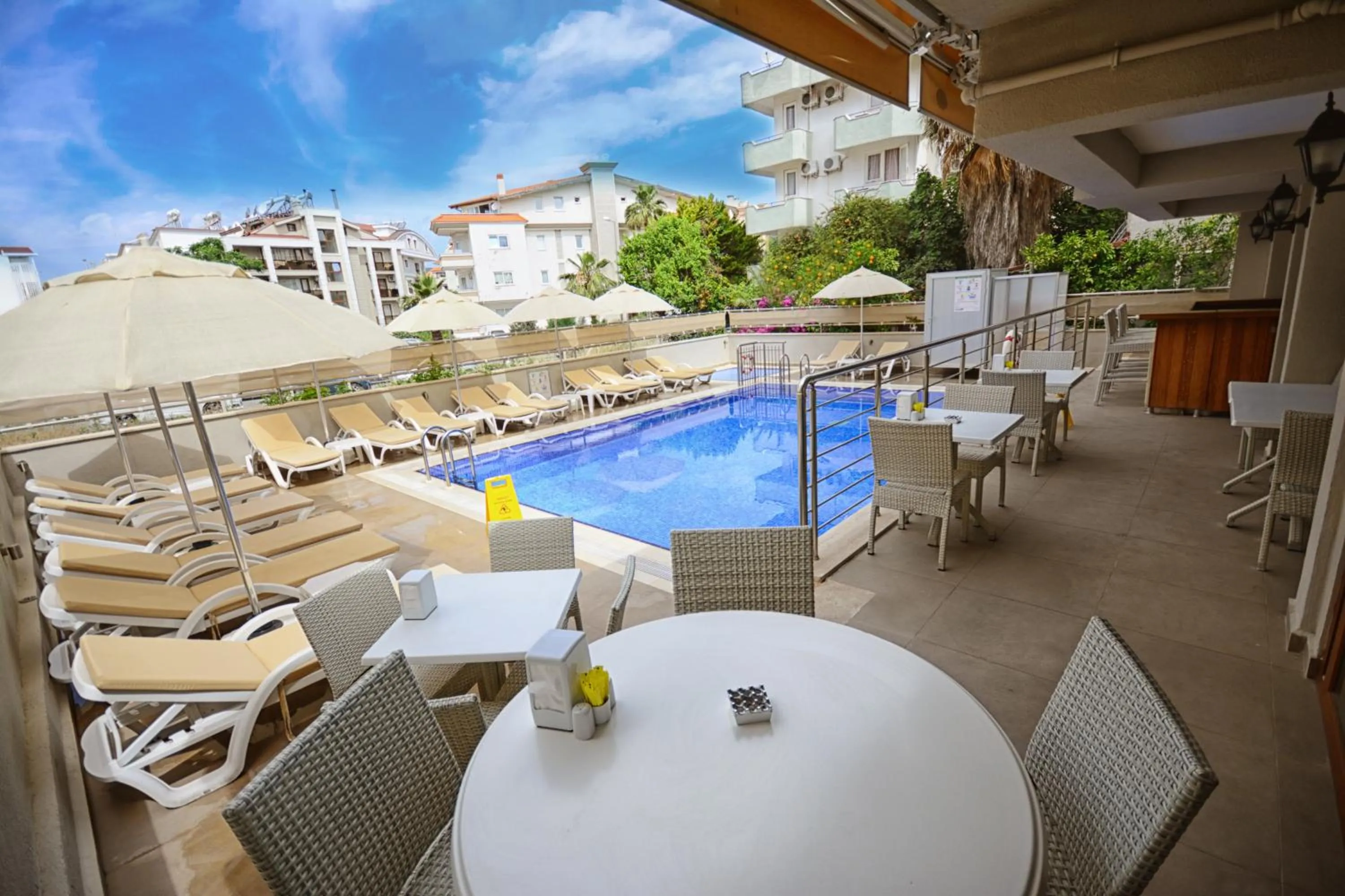 Swimming pool in City Hotel Marmaris
