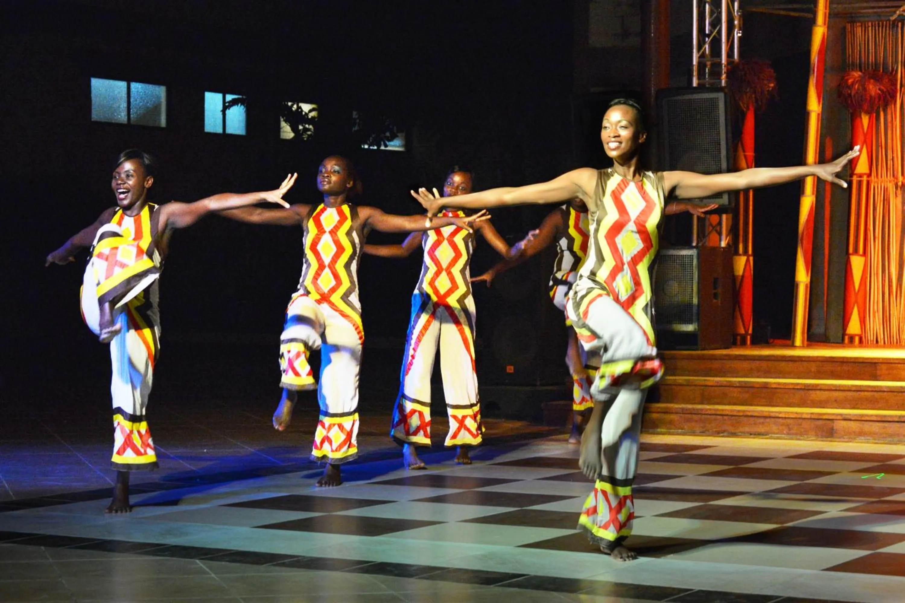 Evening entertainment in Baobab Beach Resort & Spa