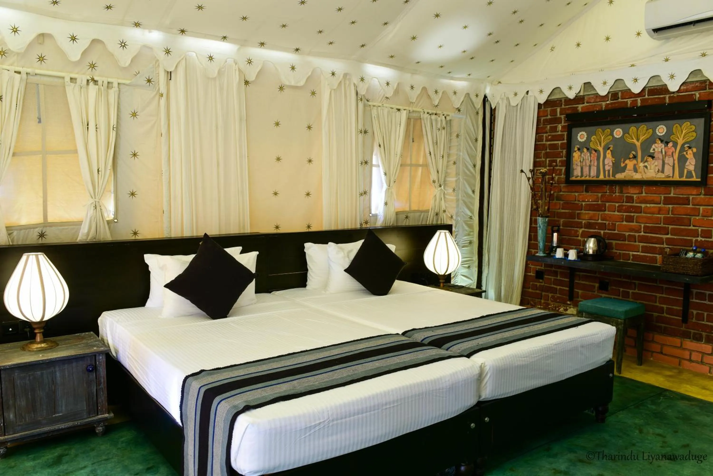 Photo of the whole room, Bed in Rangiri Dambulla Resort