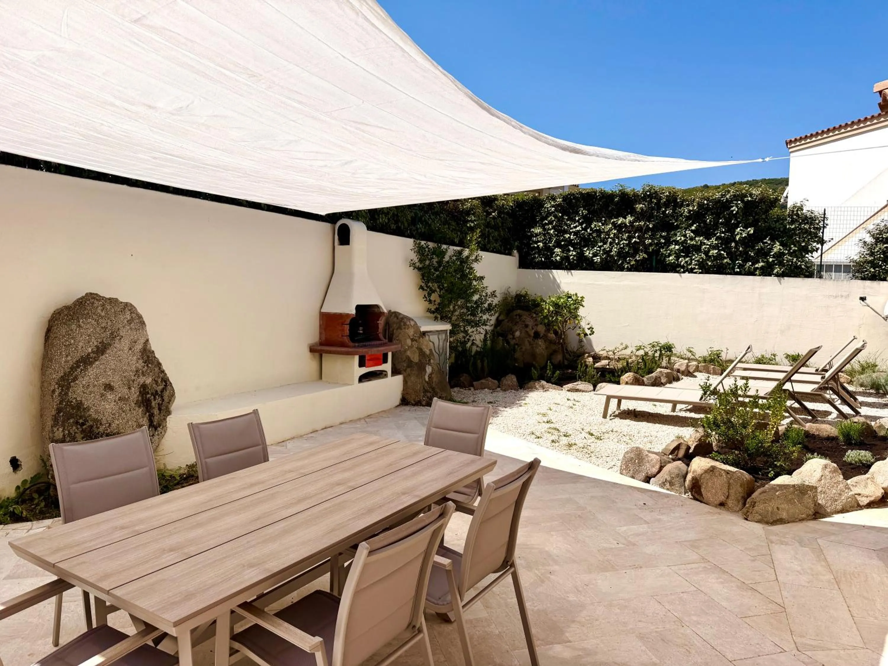 Le Maree Apartments