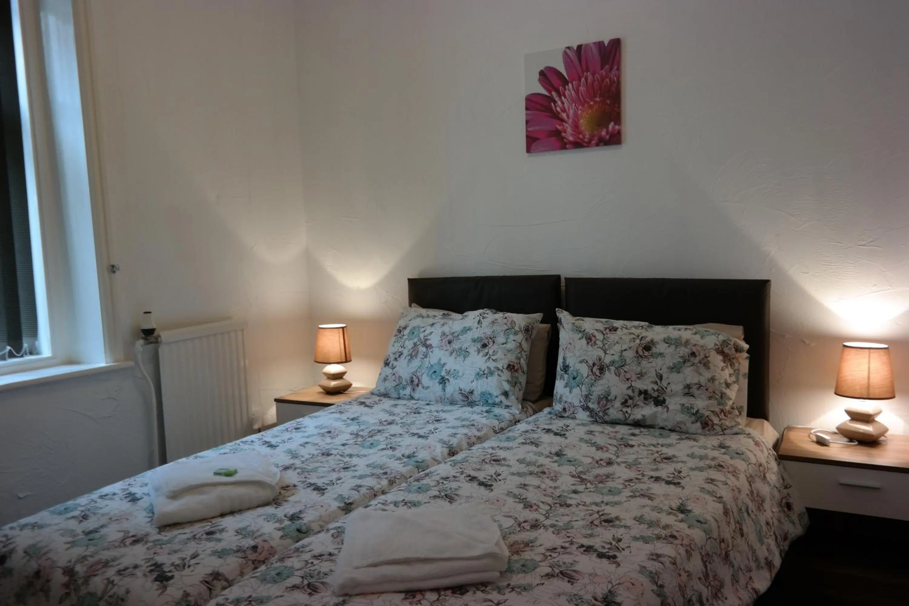 Bed in Cardoh Lodge