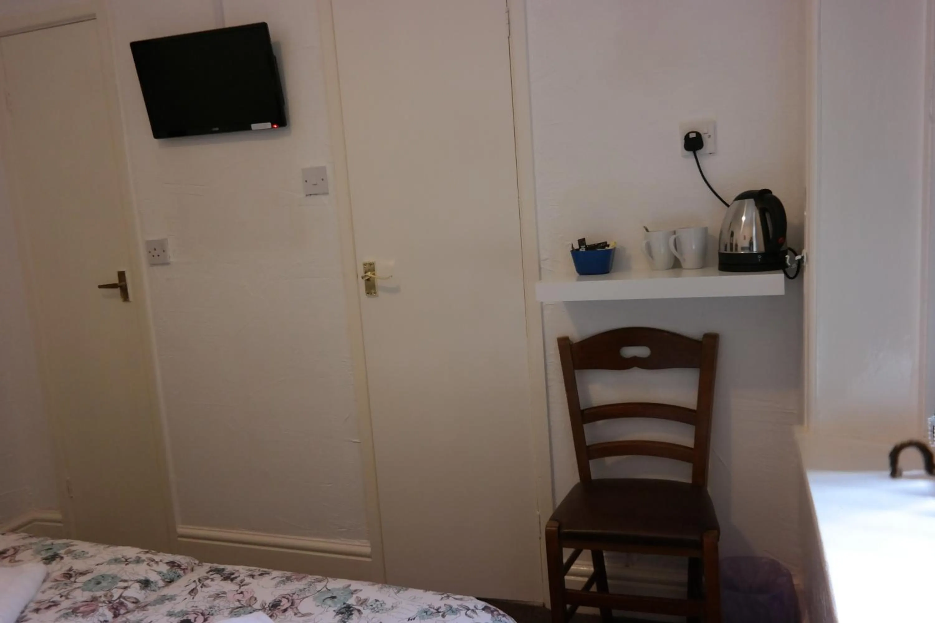 TV and multimedia, Bed in Cardoh Lodge