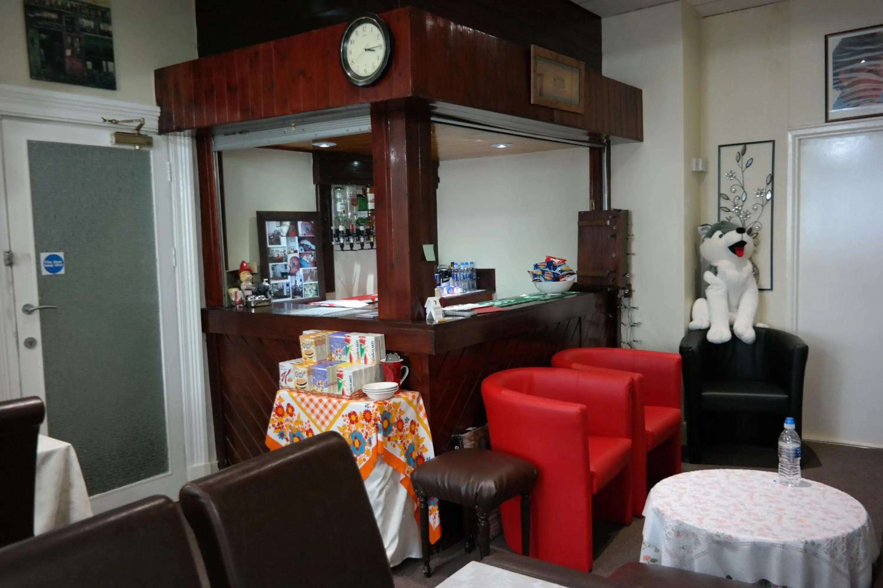 Lounge or bar in Cardoh Lodge