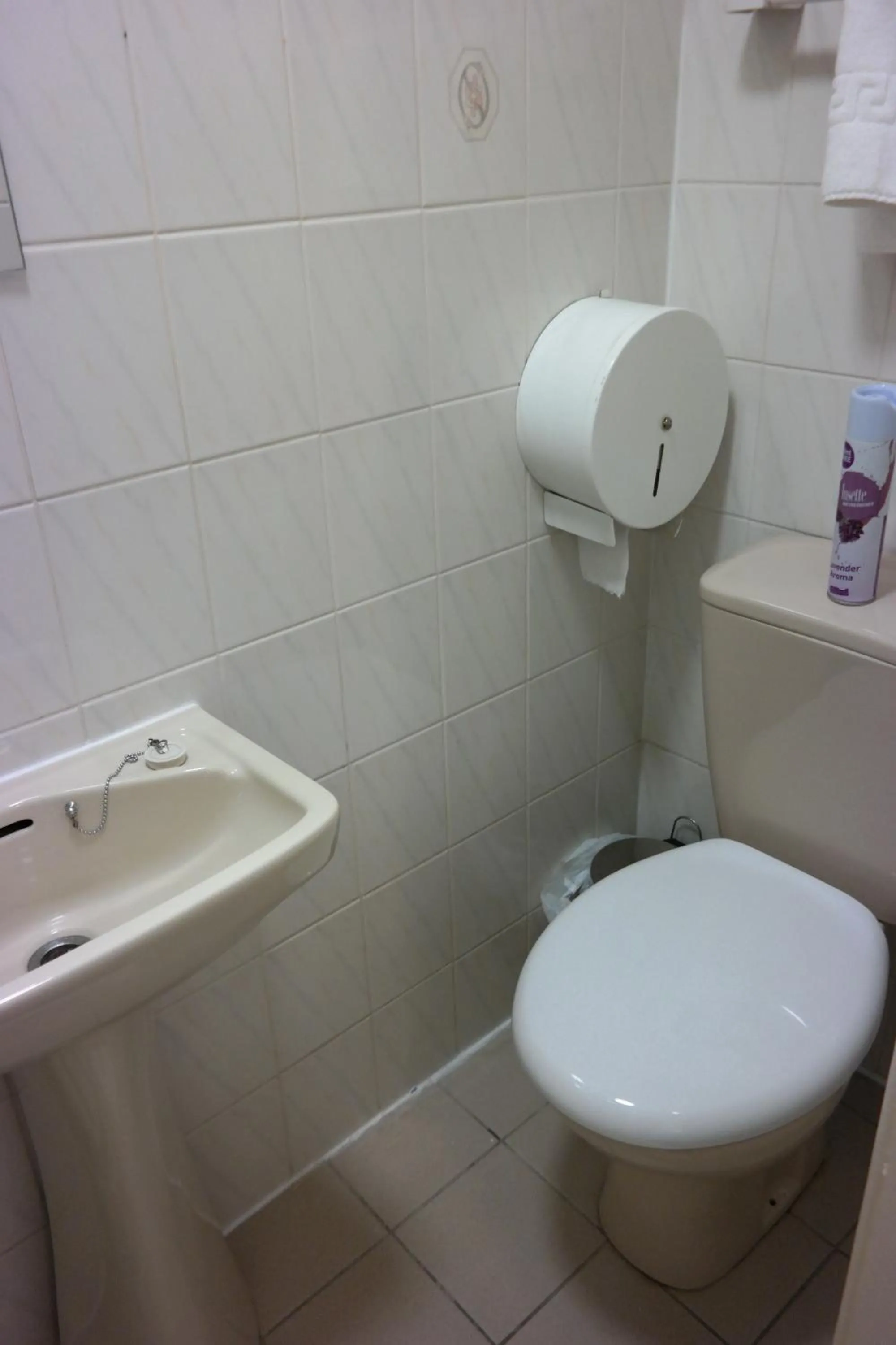 Bathroom in Cardoh Lodge