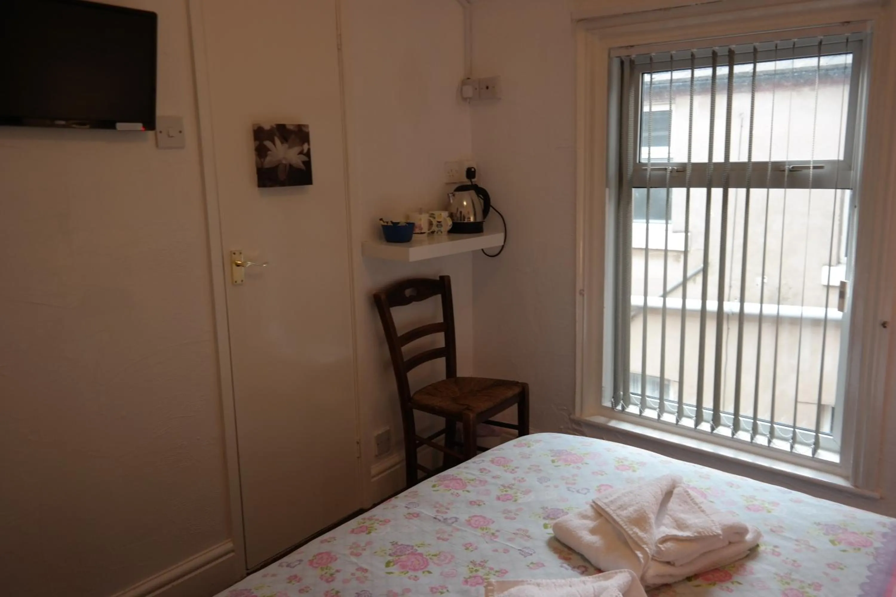 TV and multimedia, Bed in Cardoh Lodge