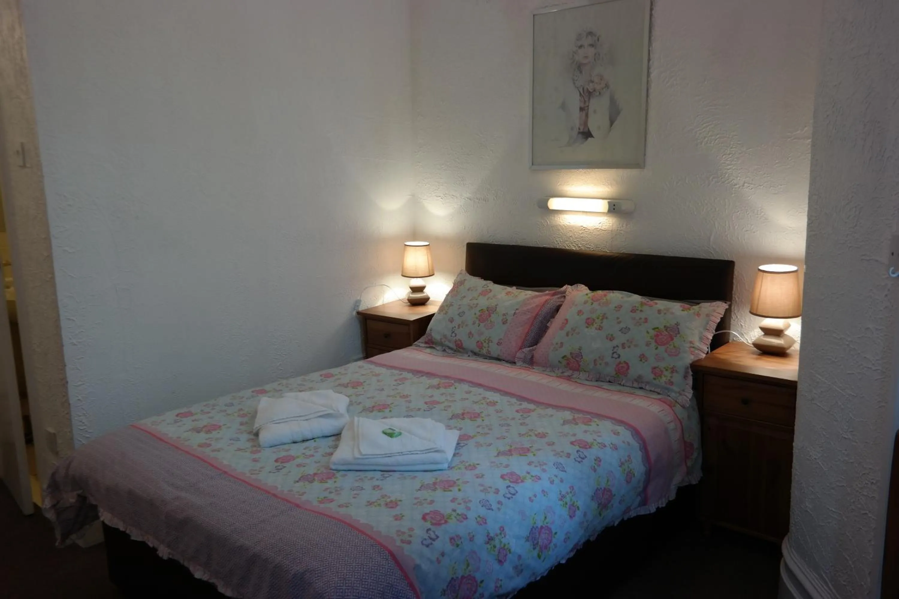 Bed in Cardoh Lodge