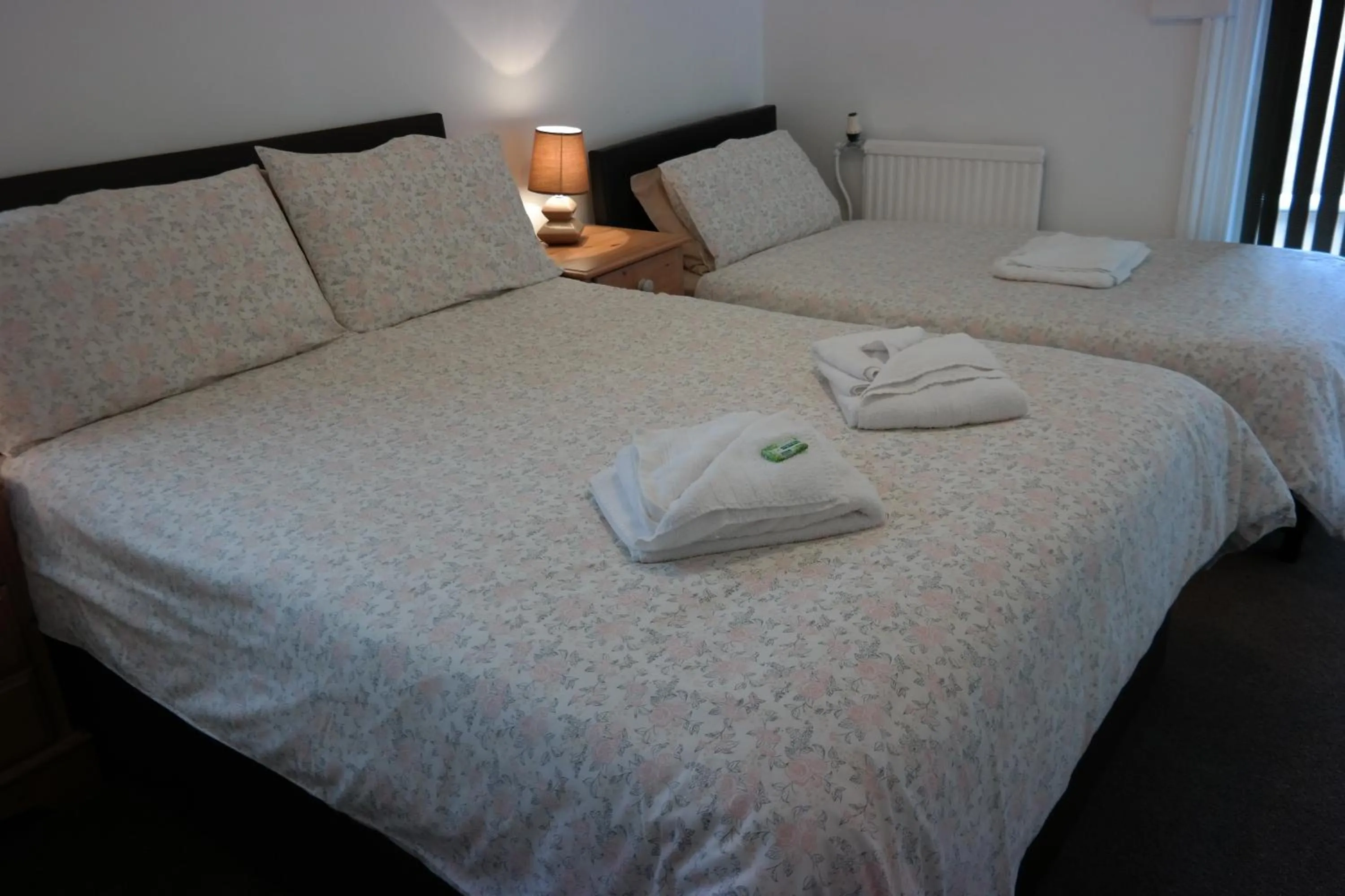 Bed in Cardoh Lodge