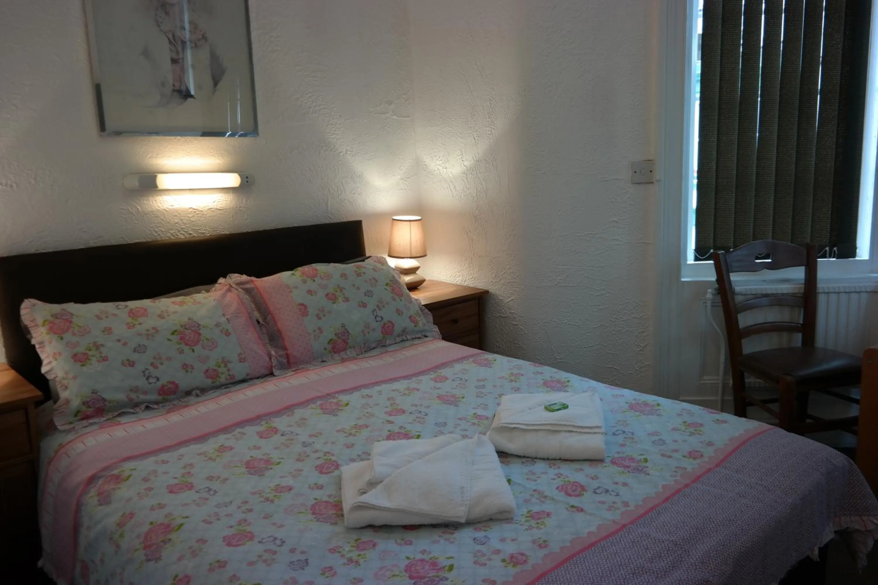 Bed in Cardoh Lodge