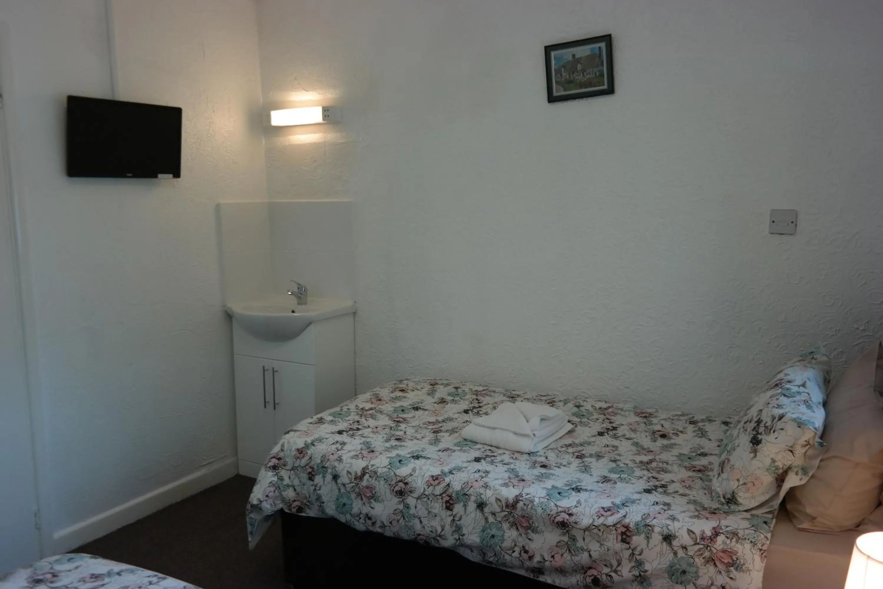 Bed in Cardoh Lodge