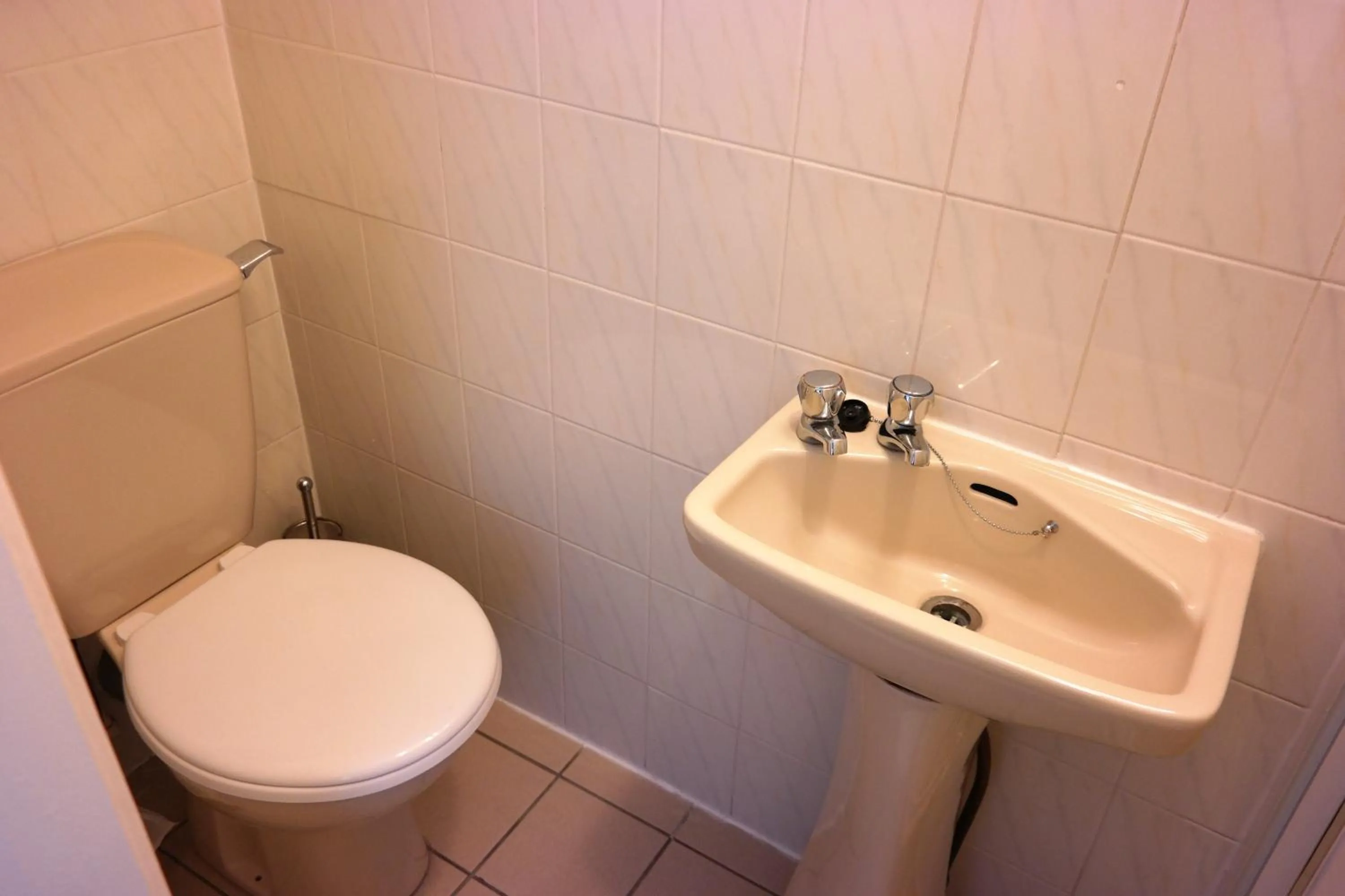 Bathroom in Cardoh Lodge