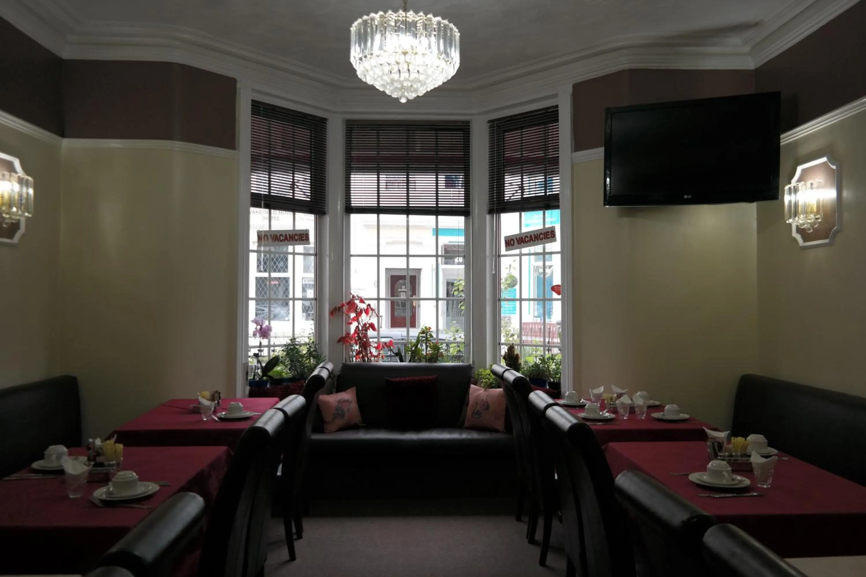 Restaurant/places to eat in Cardoh Lodge