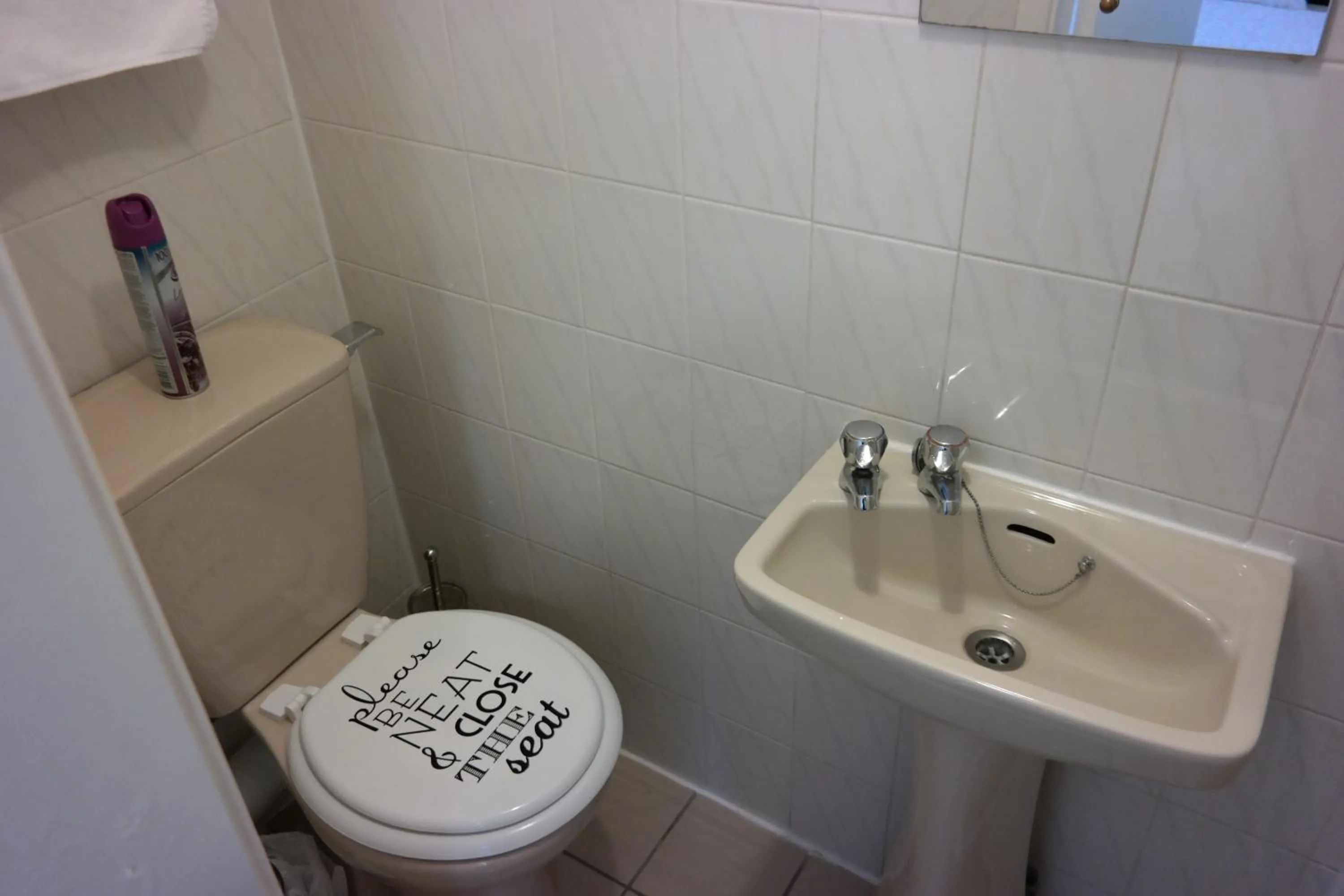 Bathroom in Cardoh Lodge