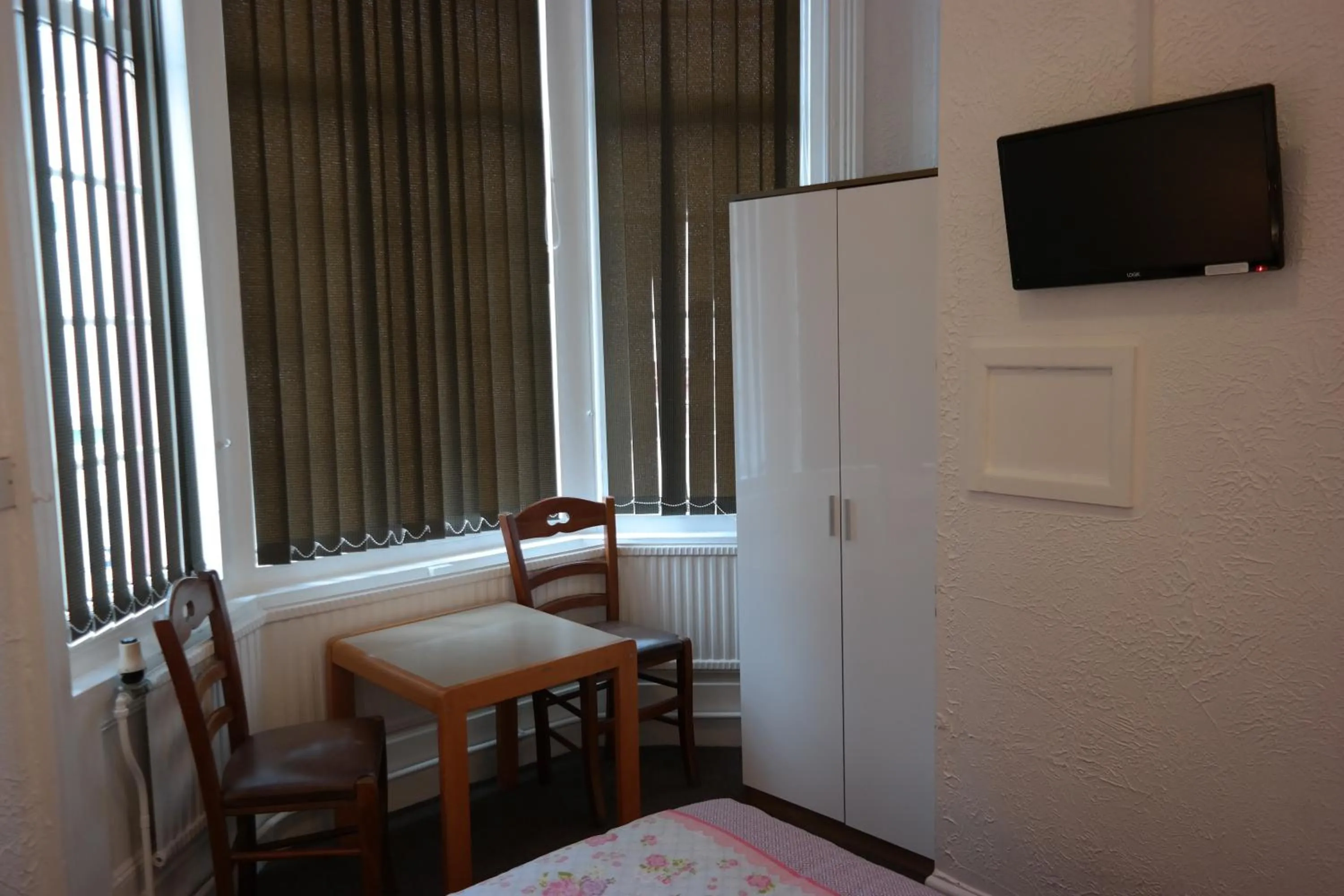 TV and multimedia, Bed in Cardoh Lodge