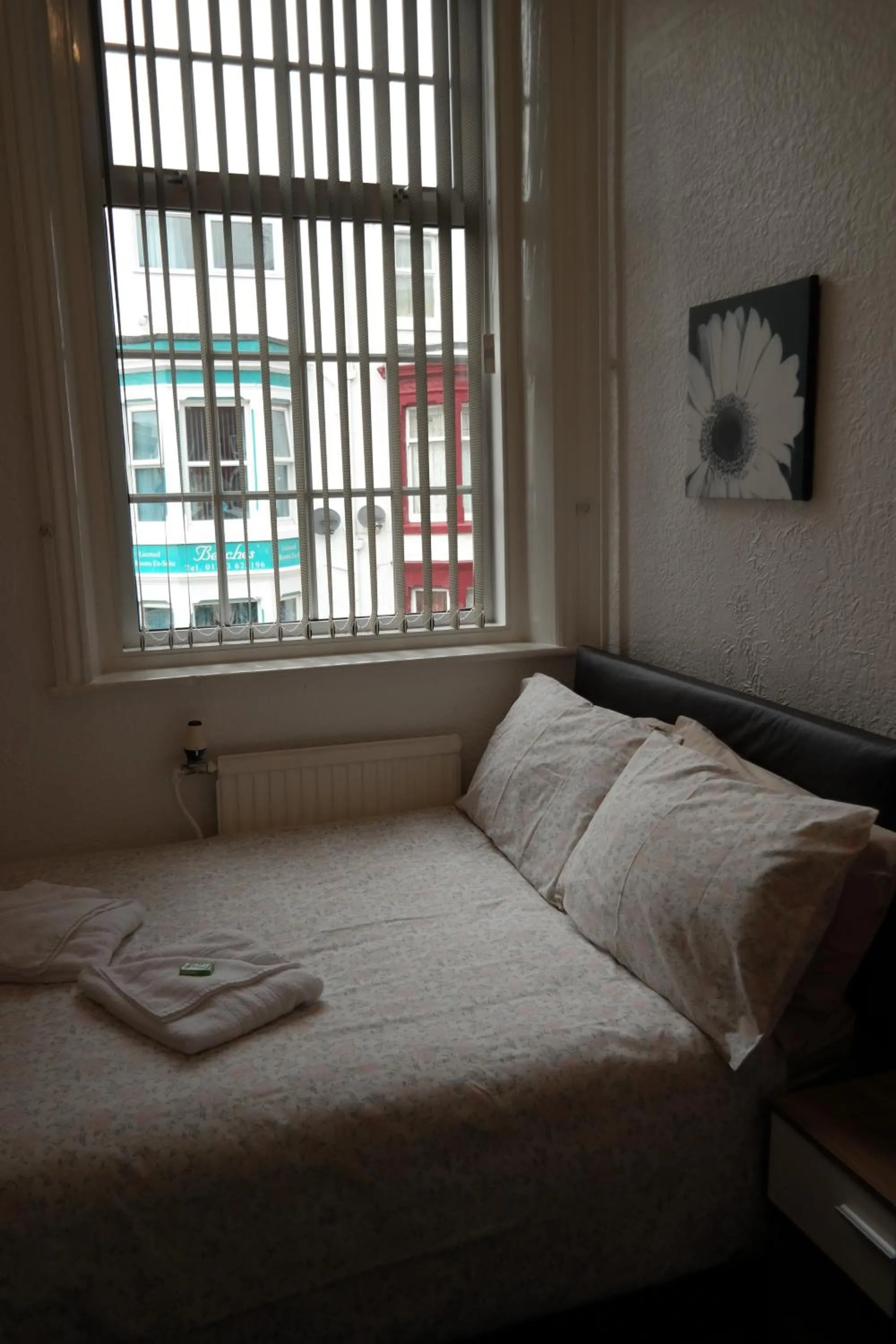 Bed in Cardoh Lodge