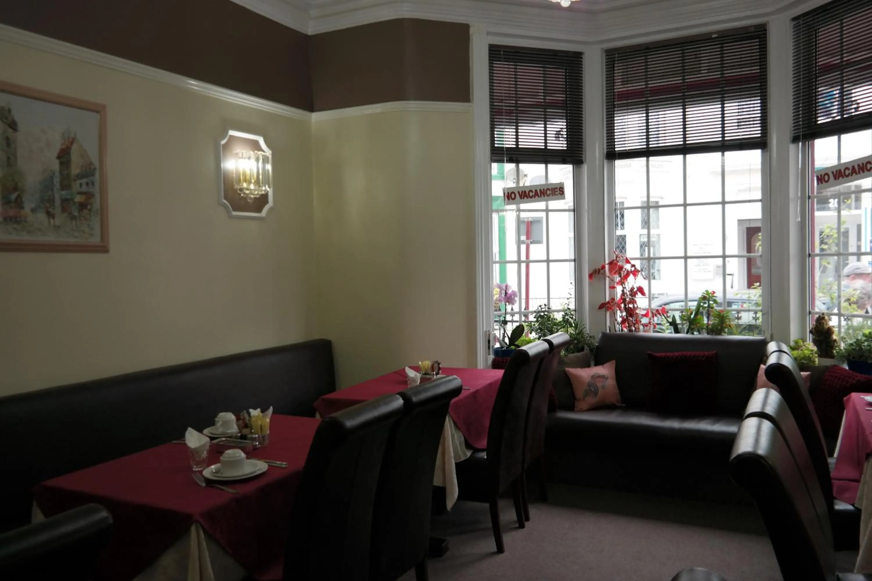 Restaurant/places to eat in Cardoh Lodge
