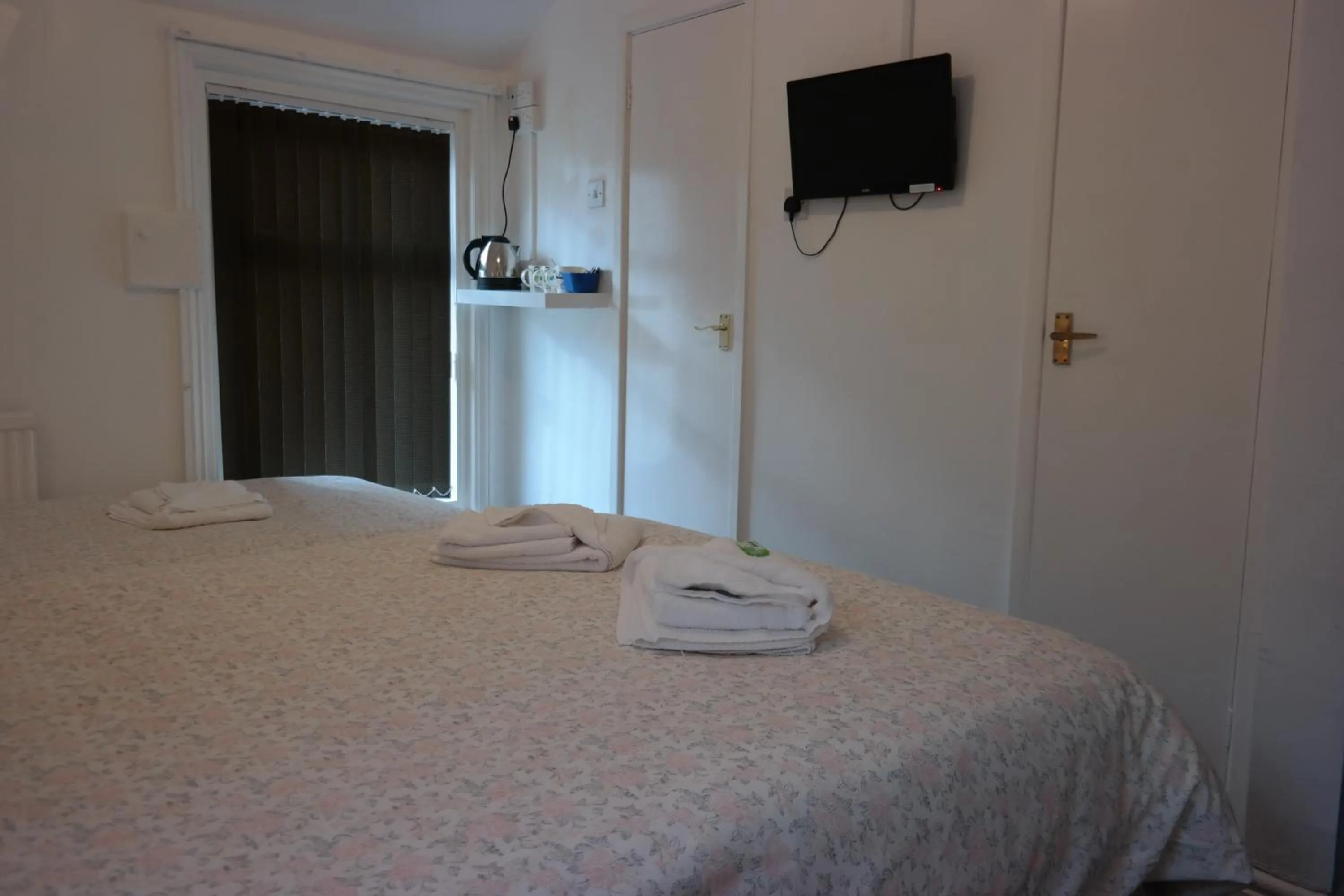 Bedroom, Bed in Cardoh Lodge