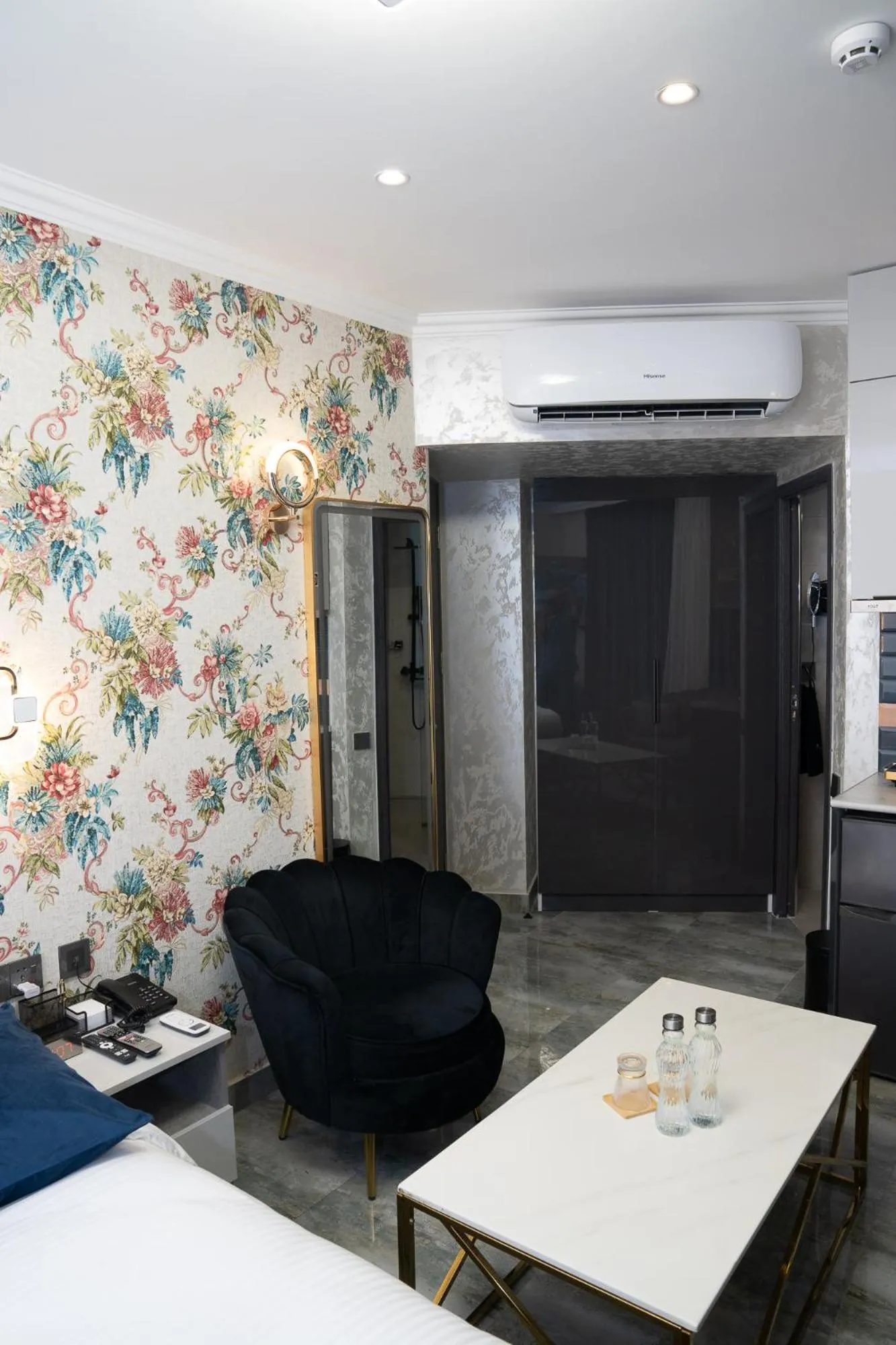 Photo of the whole room, Bed in Prime Suites Hotel