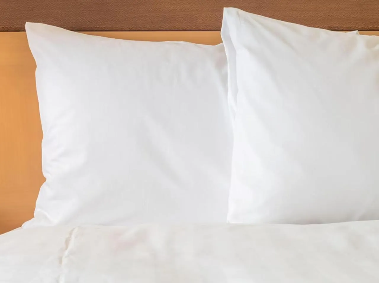 Bed in Holiday Inn Express & Suites Toledo South - Perrysburg by IHG