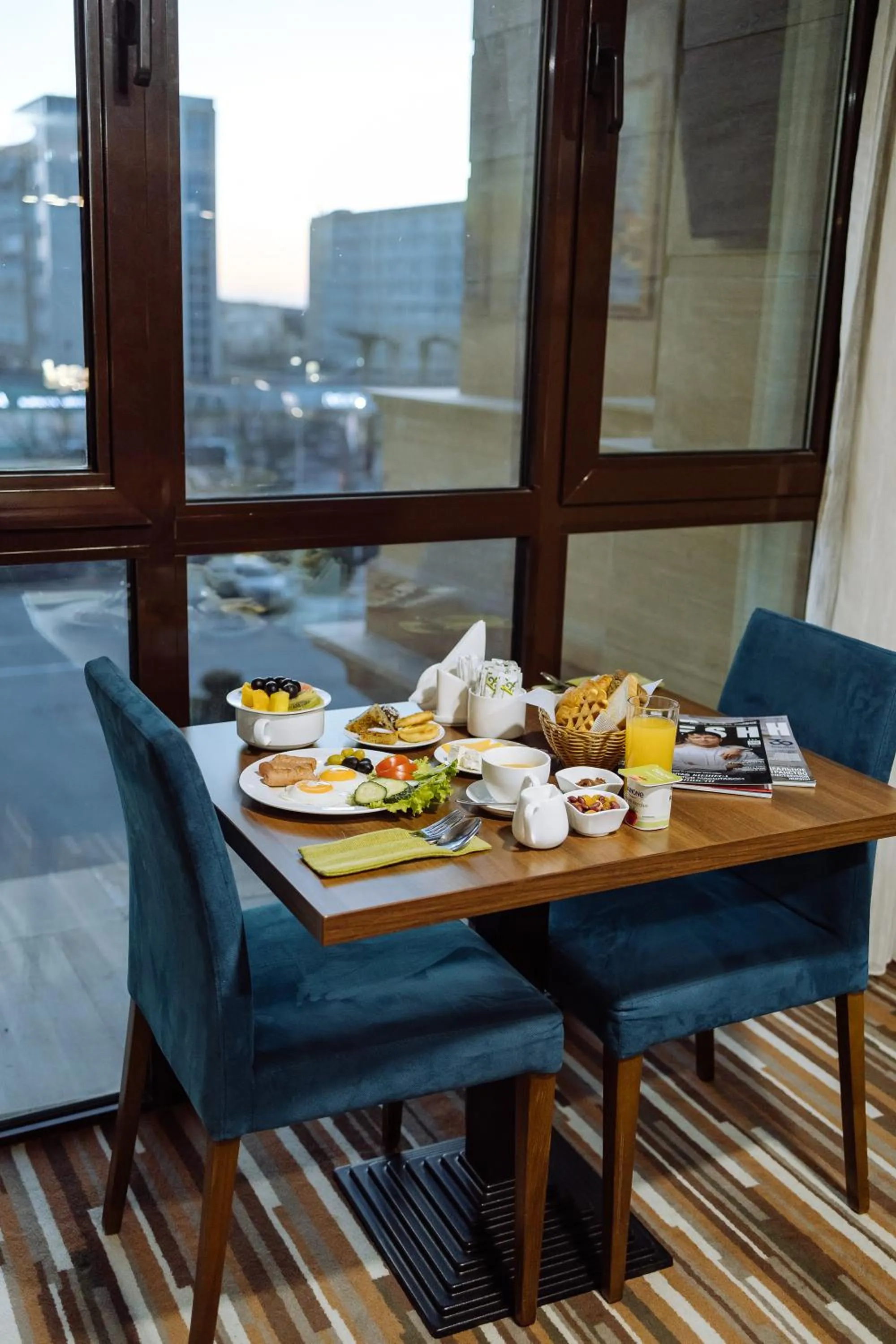 Restaurant/places to eat in Holiday Inn Aktau by IHG