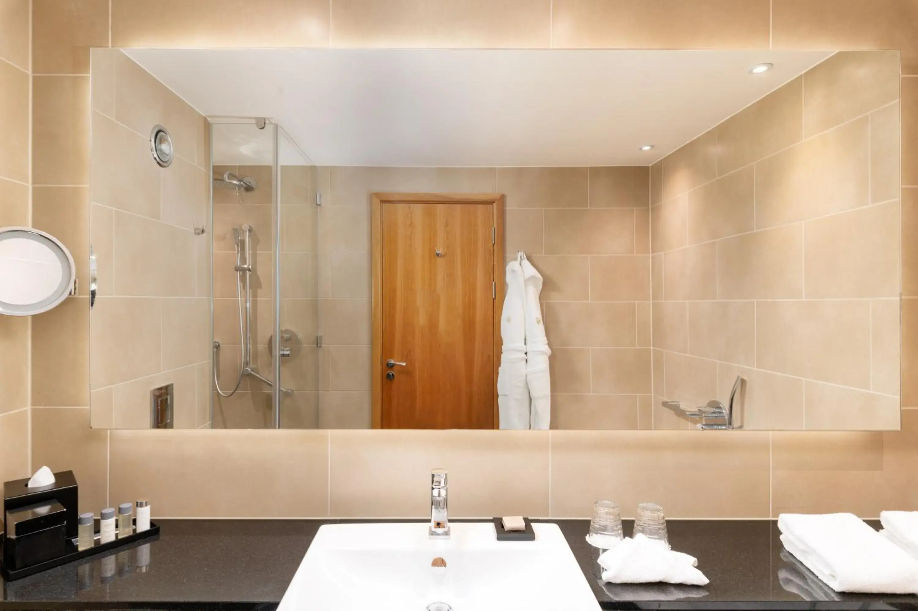 Bathroom in InterContinental London - The O2 Bathroom in InterContinental London - The O2