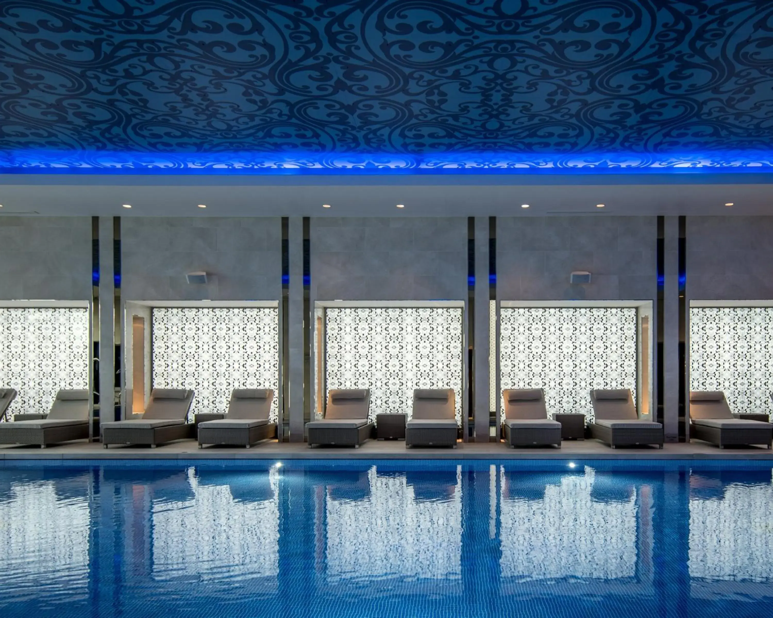 Swimming pool in InterContinental London - The O2 Swimming pool in InterContinental London - The O2