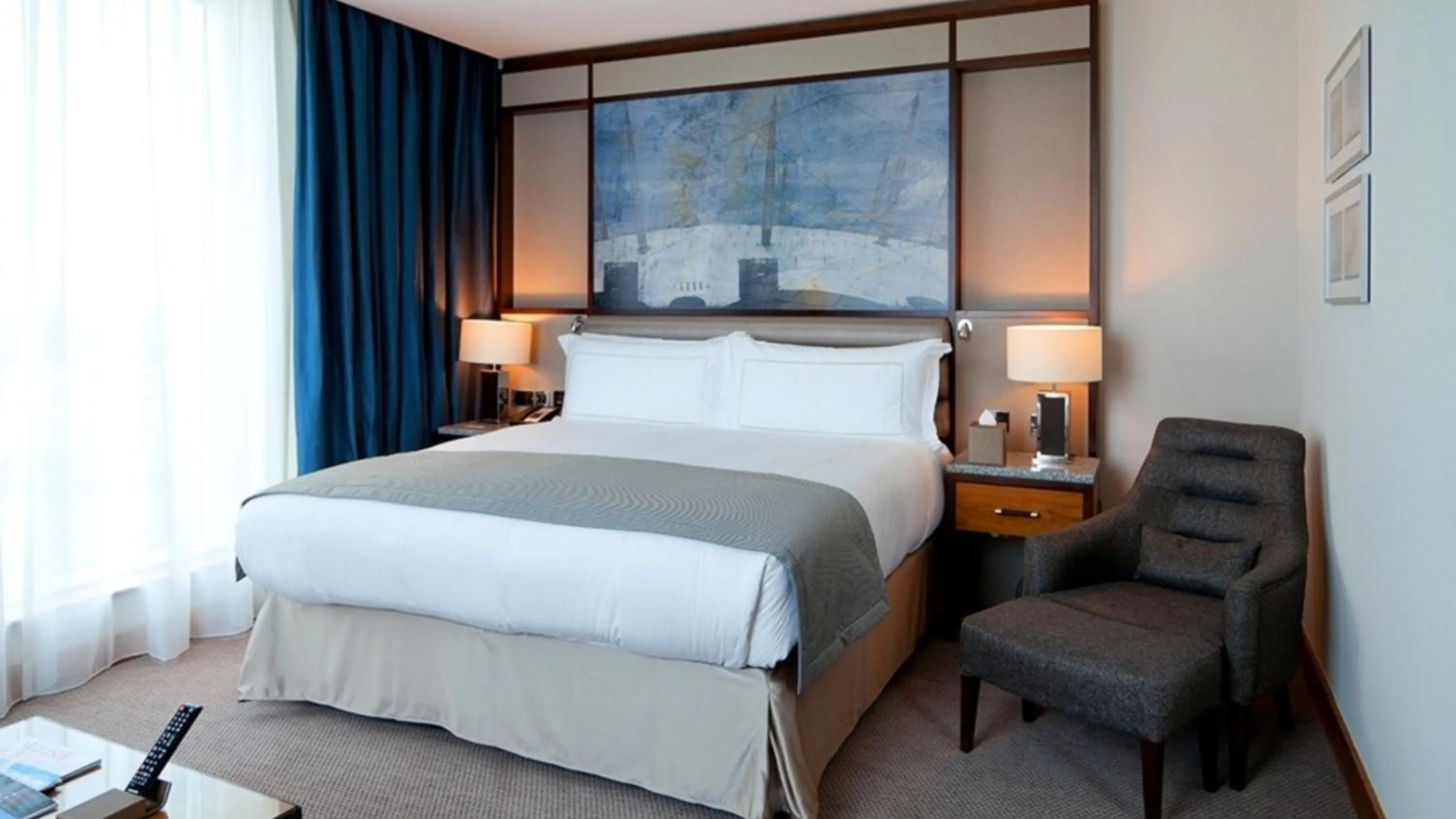 Photo of the whole room, Bed in InterContinental London - The O2