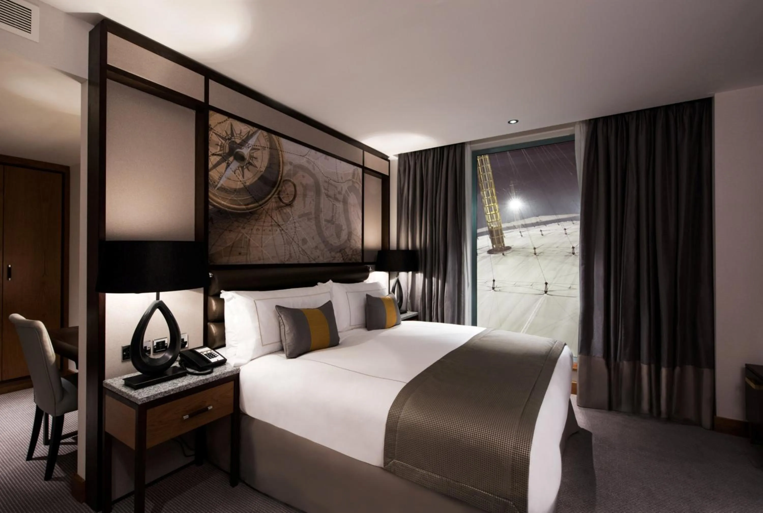 Bedroom, Bed in InterContinental London - The O2