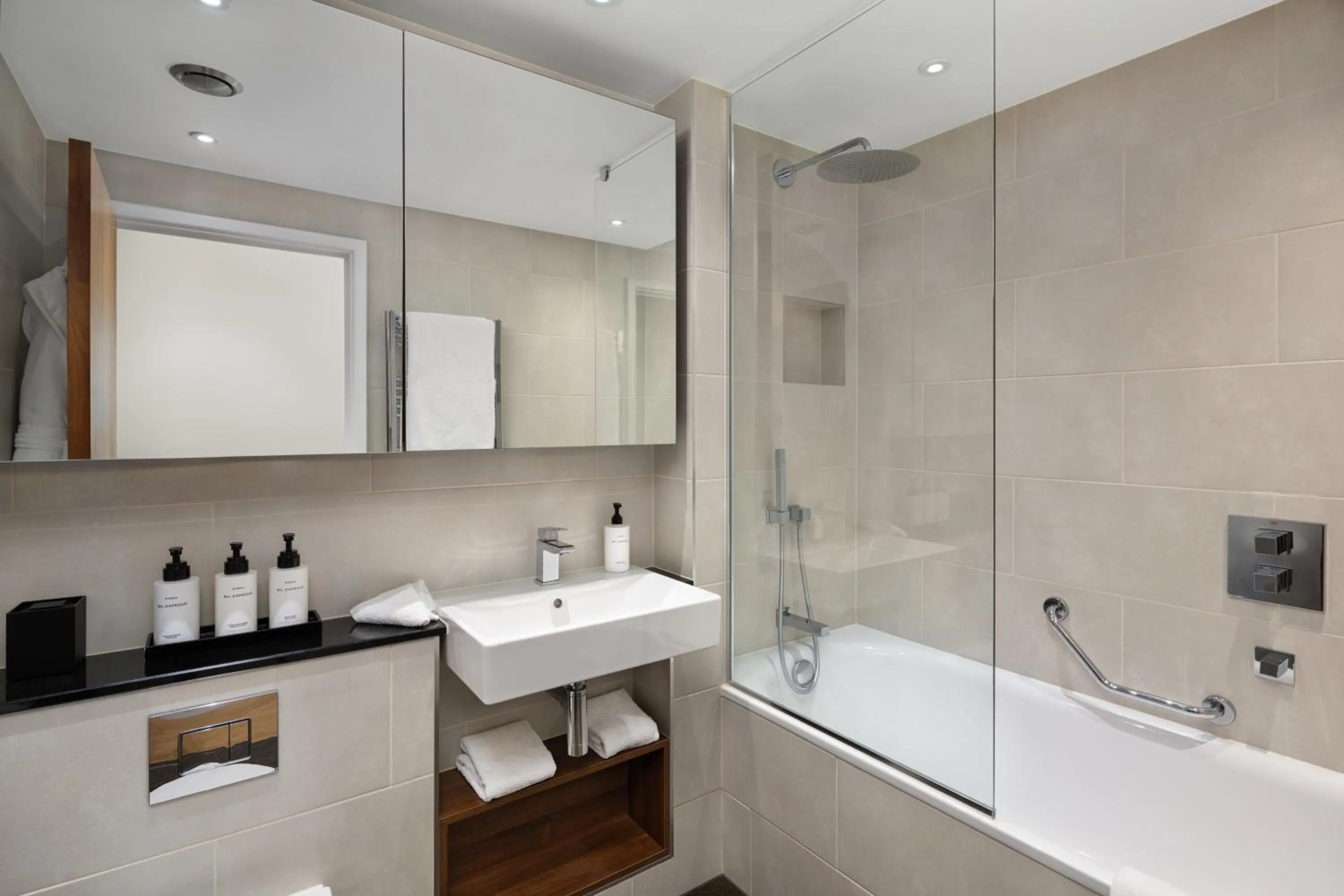 Shower in InterContinental London - The O2