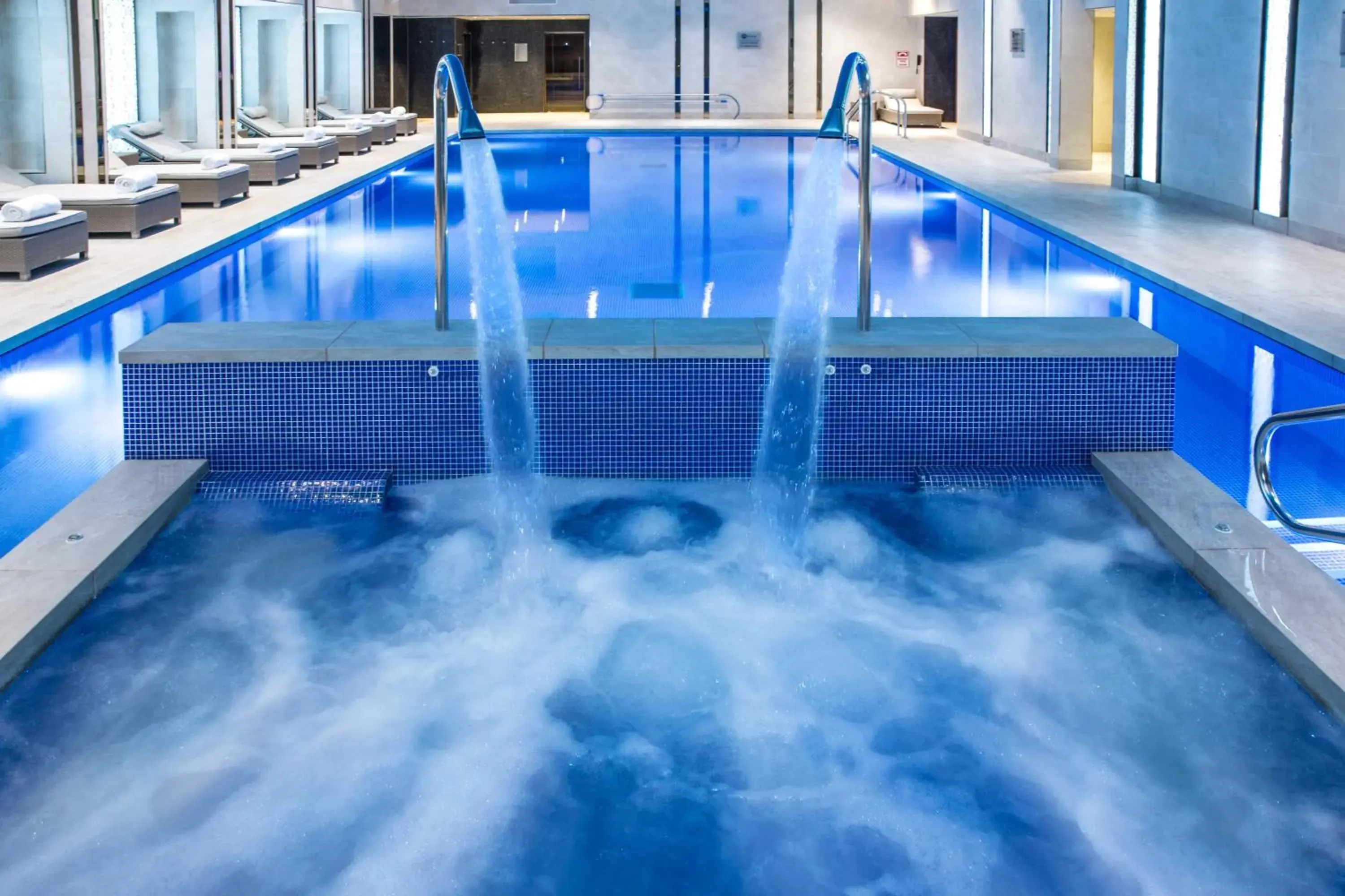 Swimming pool in InterContinental London - The O2 Swimming pool in InterContinental London - The O2