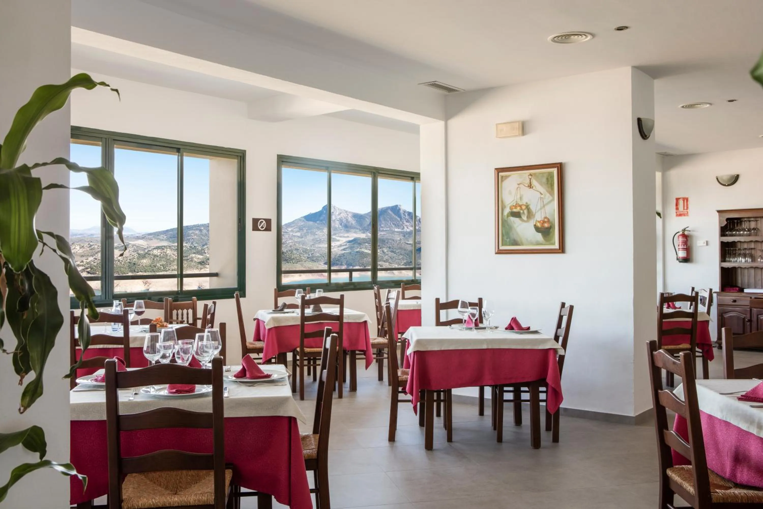 Restaurant/places to eat in Hotel Tugasa Arco de la Villa