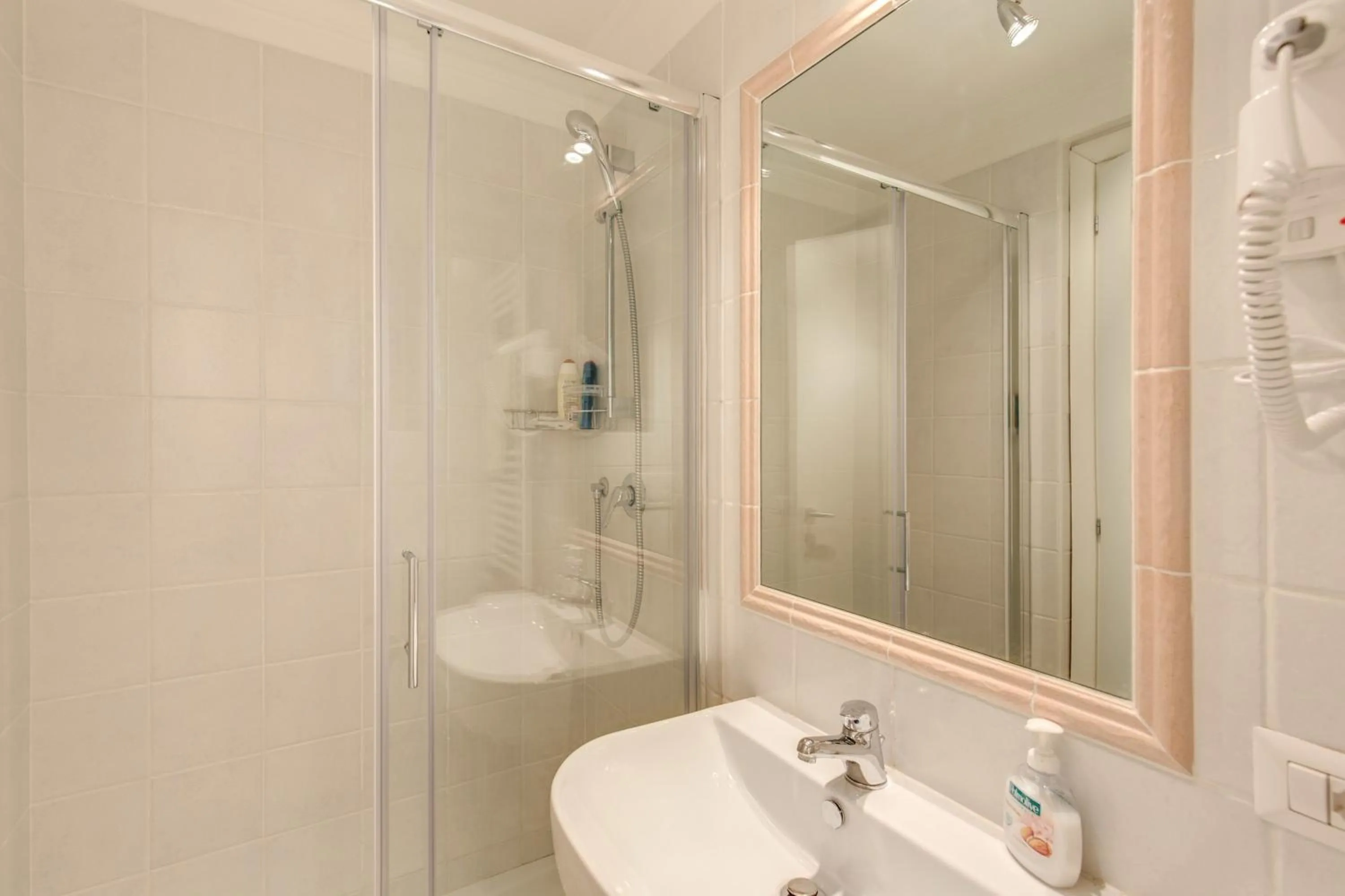 Bathroom in Casa Claudia Giulio Cesare