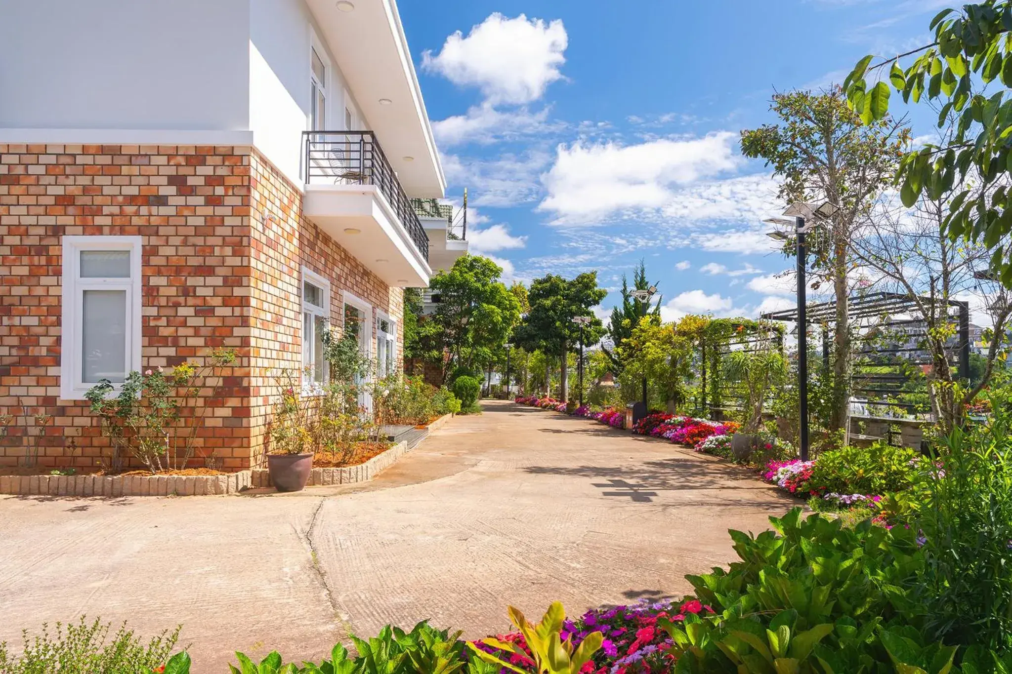 Deluxe Double Room with Balcony - single occupancy in Moon Garden Hotel Deluxe Double Room with Balcony - single occupancy in Moon Garden Hotel