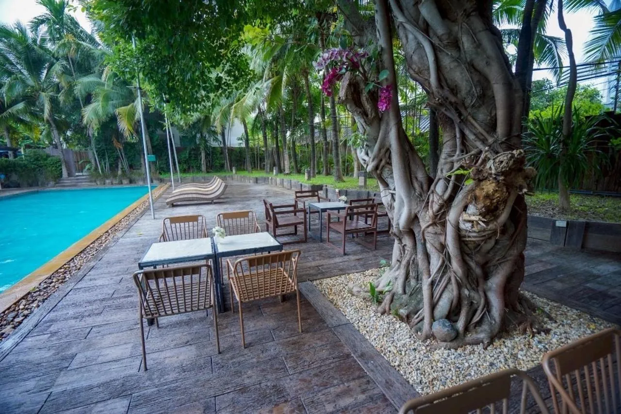 Laan Mai Fai Chang Resort