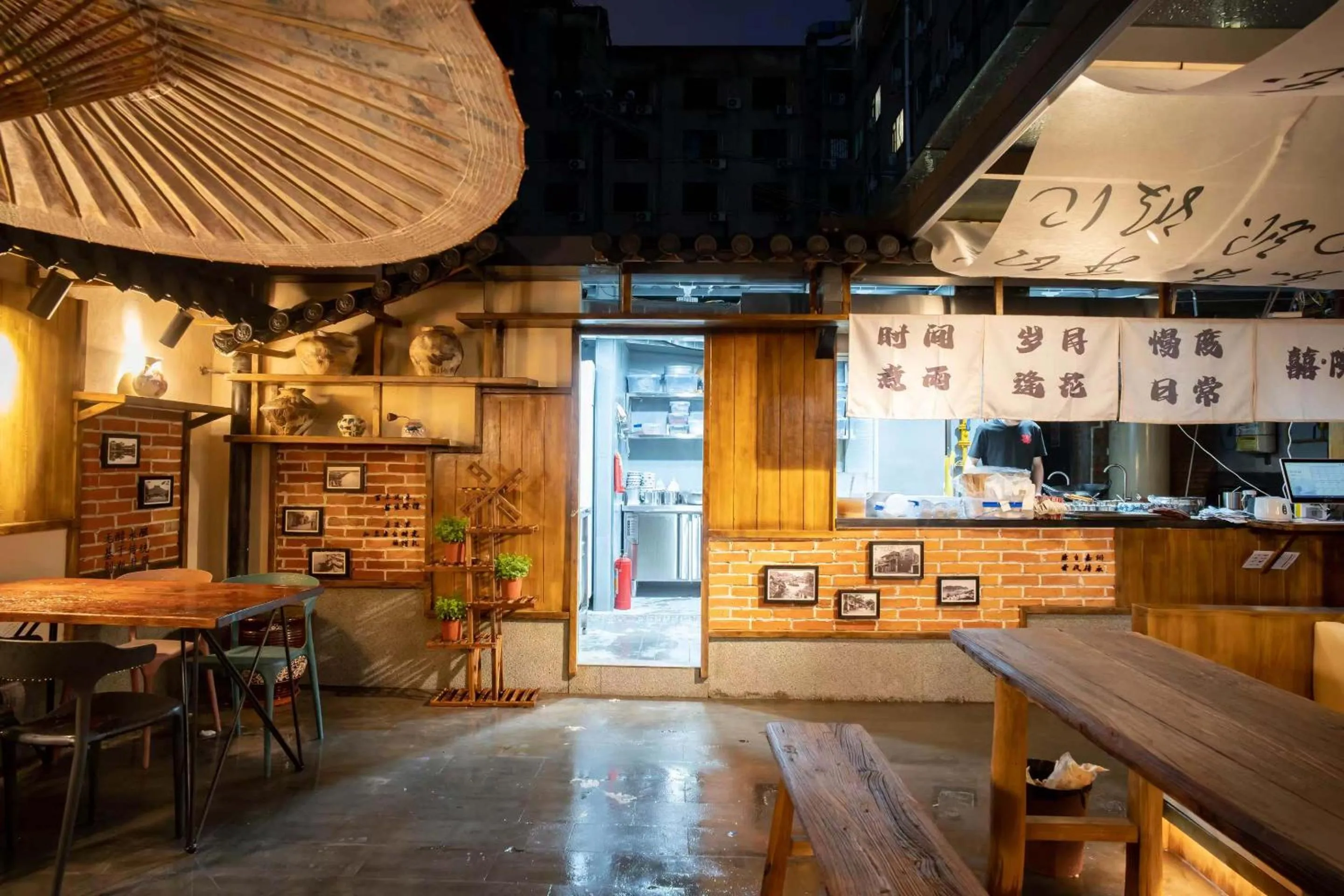 Kitchen or kitchenette in Wildebeest Youth Hostel