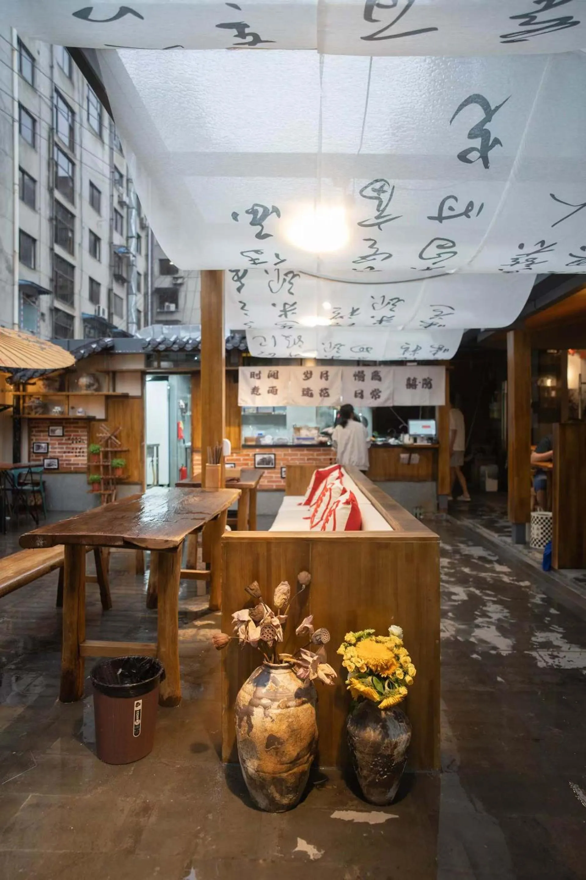 Restaurant/places to eat in Wildebeest Youth Hostel