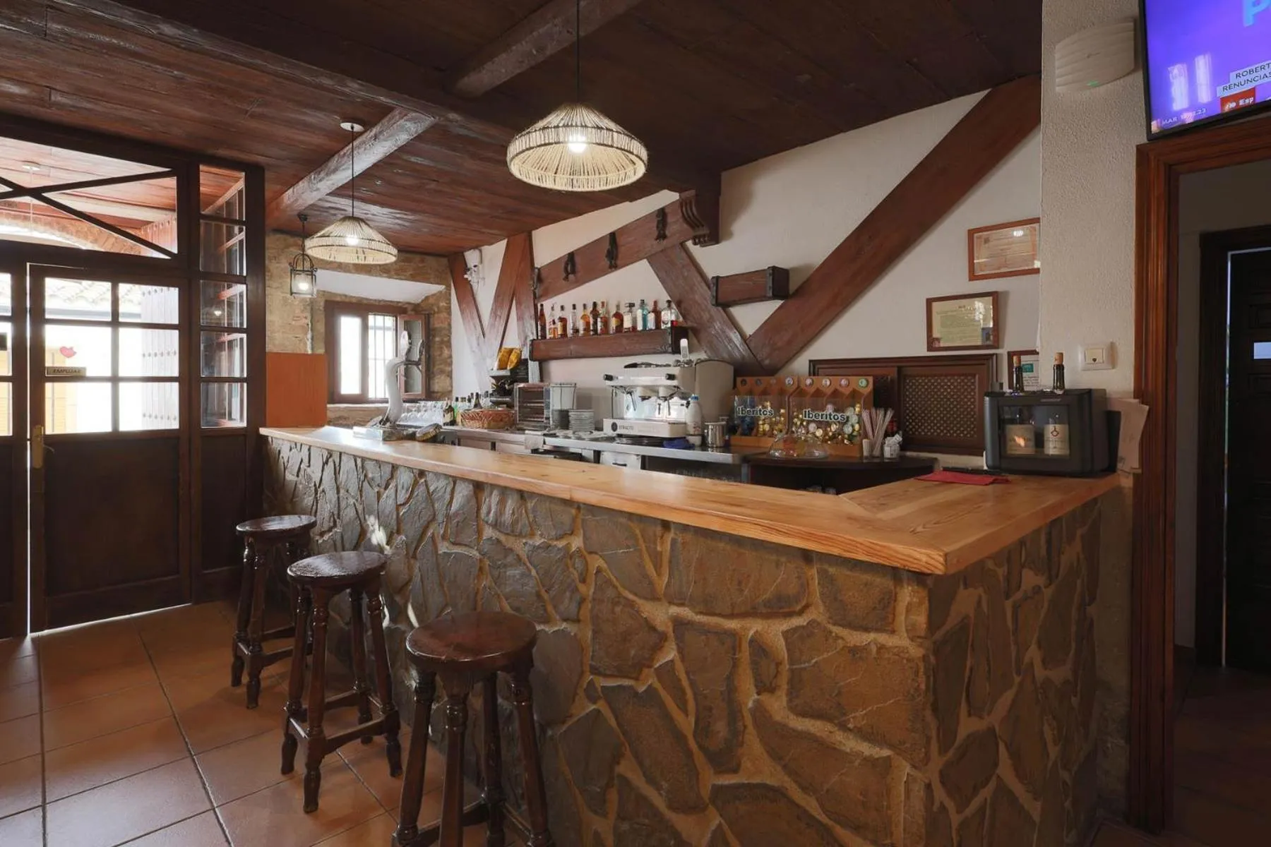 Restaurant/places to eat in Tugasa Hotel y Apartamentos rurales La Posada