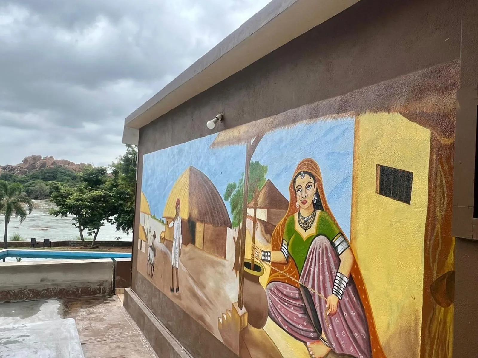 Leo Comforts river view Resort