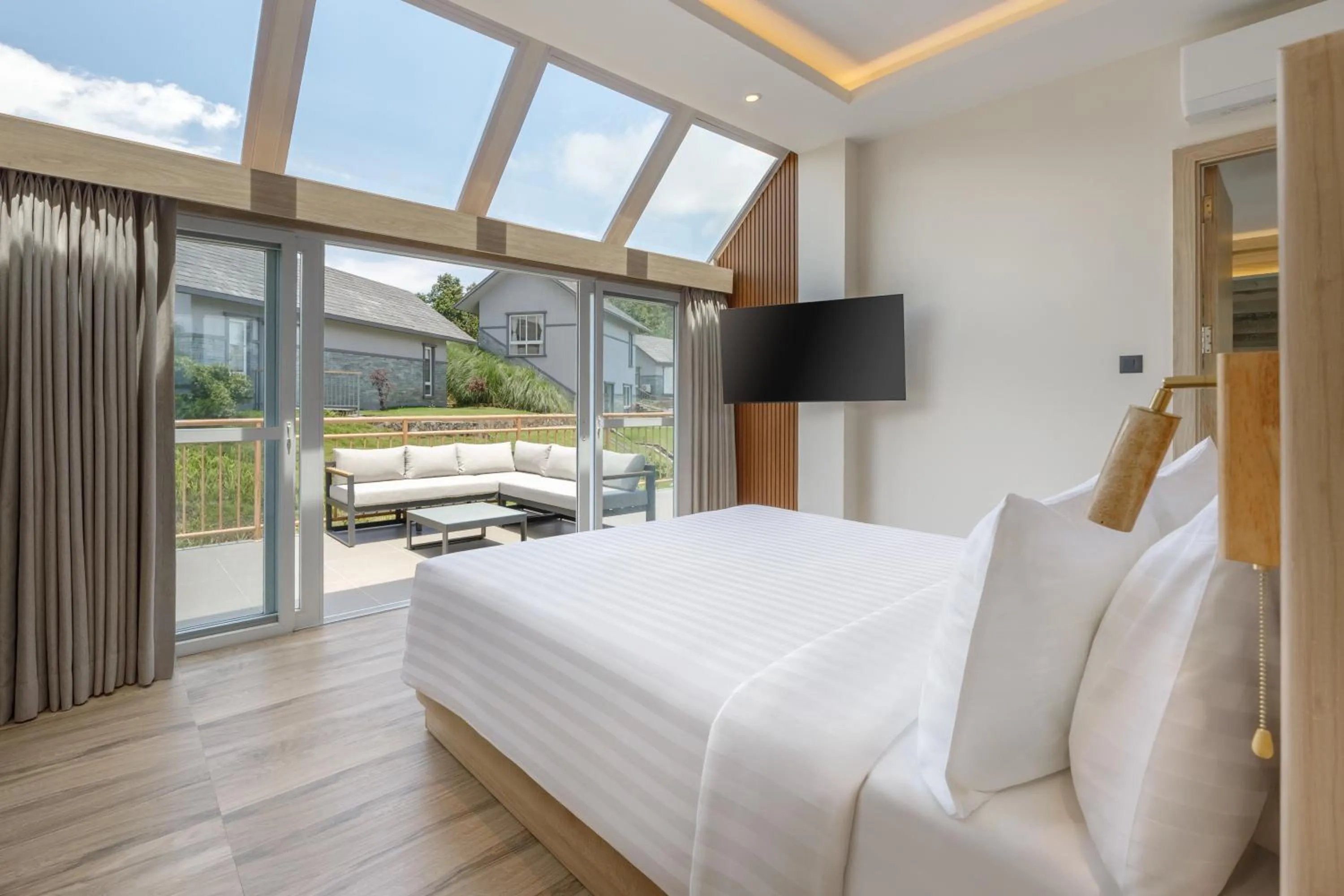 Balcony/Terrace, Bed in Himalayan Hideaway Resort Pokhara, The Centara Collection