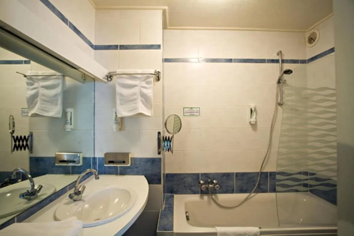 Logis Hôtel Restaurant Robichon