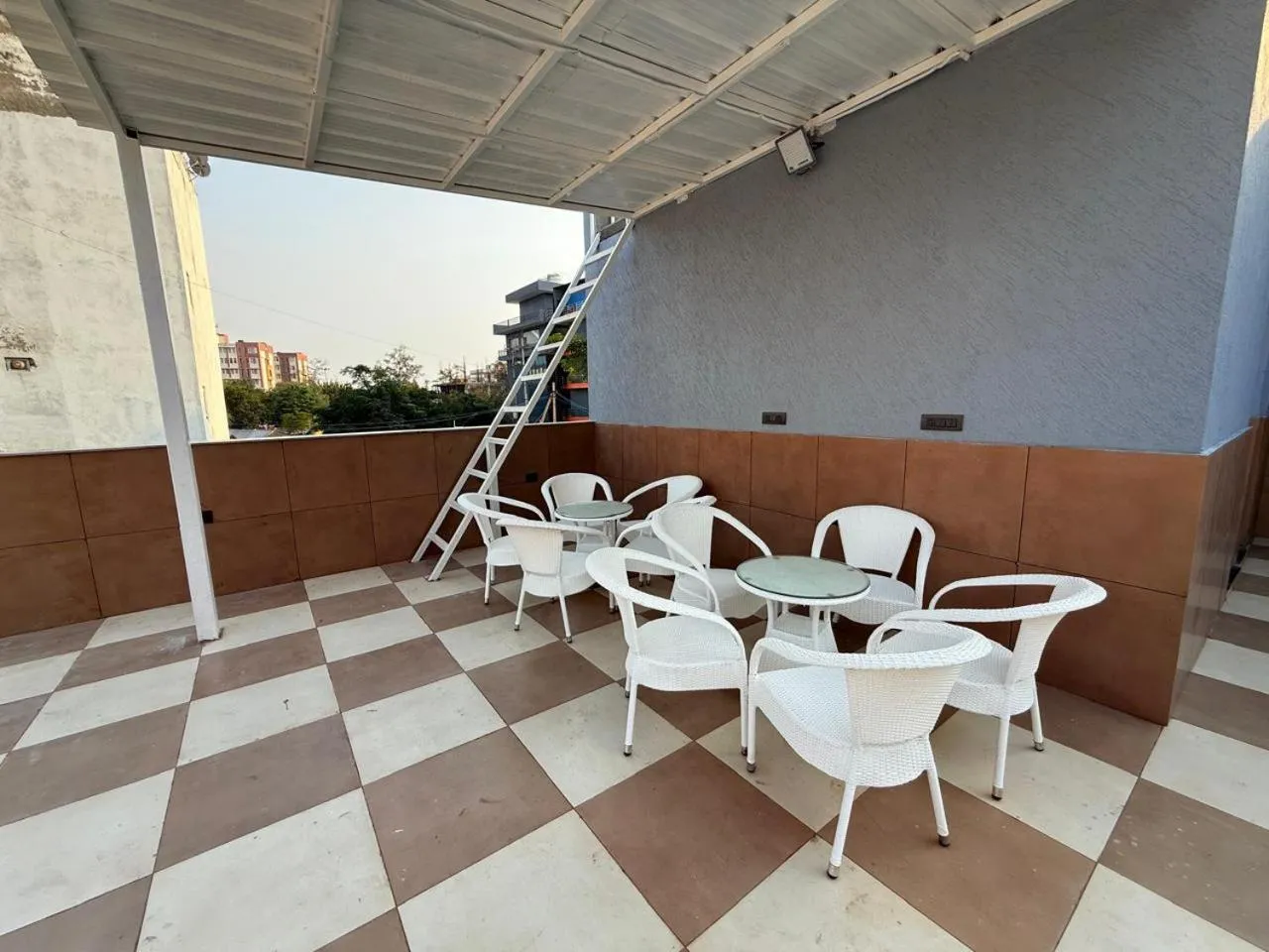 Restaurant/places to eat in Rasa Boutique Stay