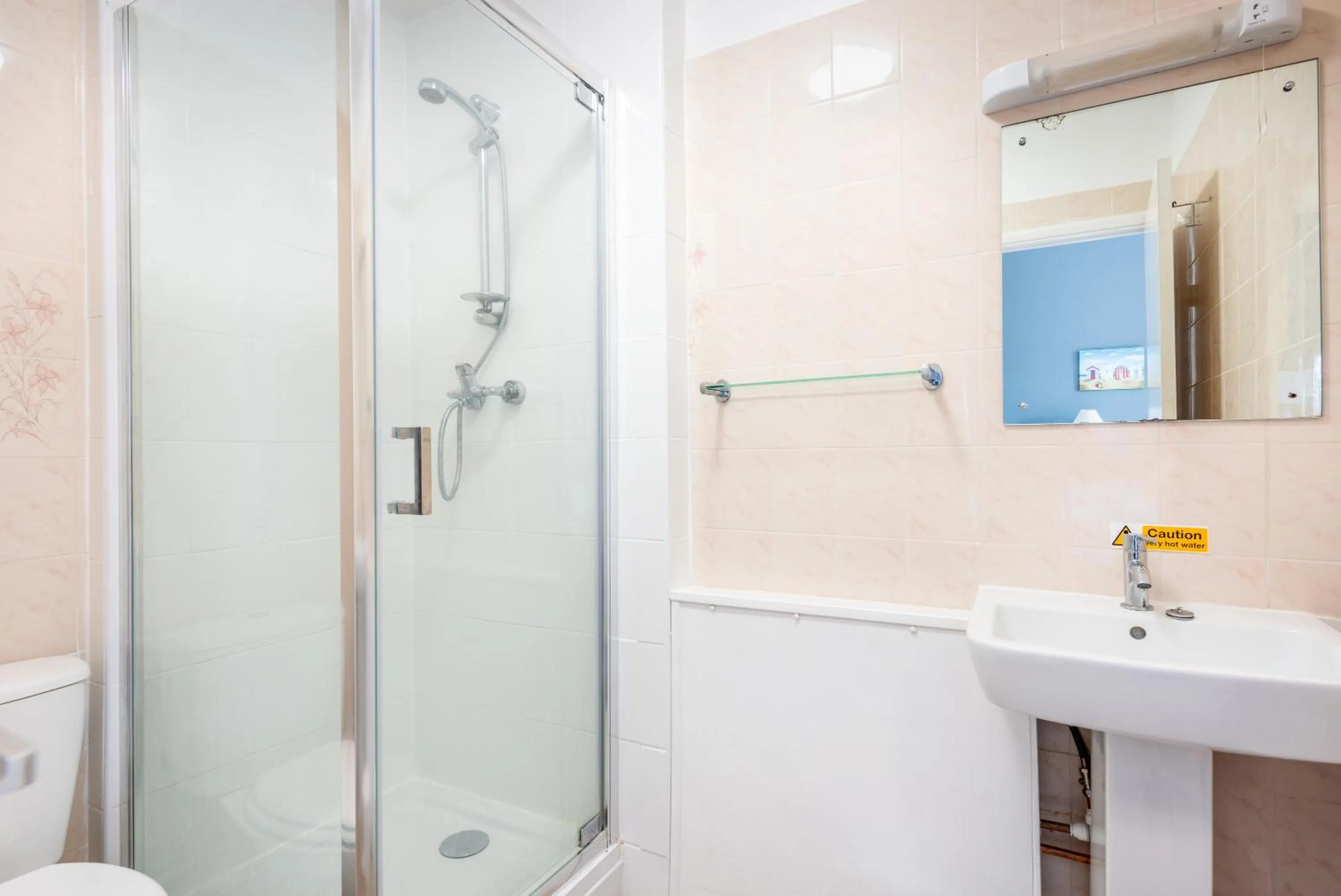 Shower in Abbey Lawn Hotel