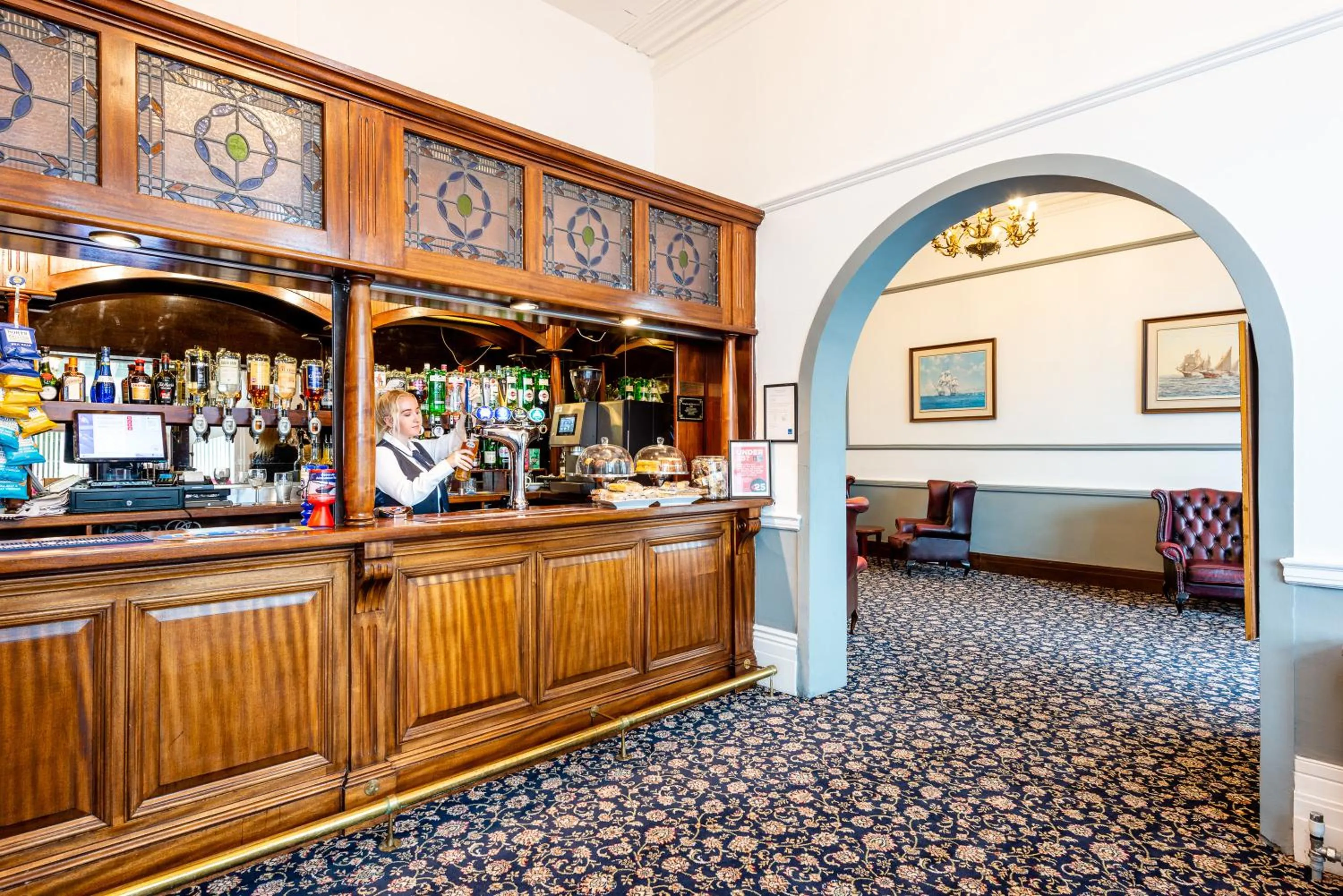 Lounge or bar in Abbey Lawn Hotel