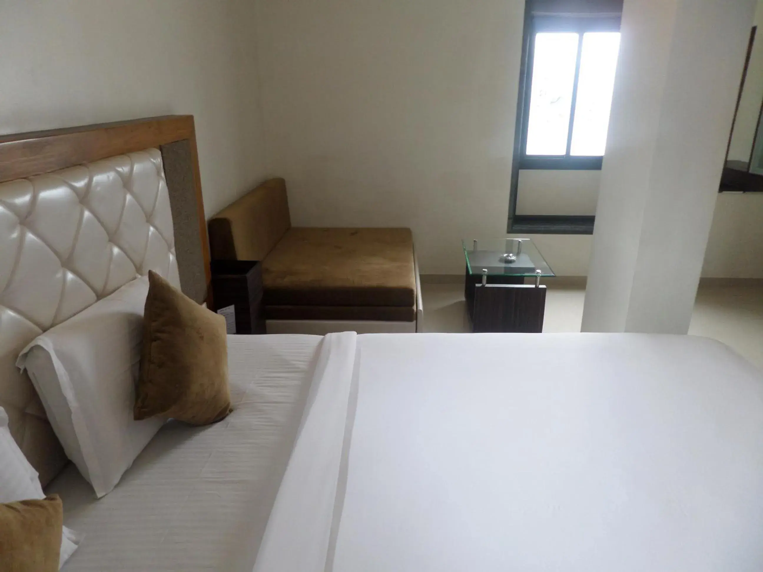 Executive Deluxe AC Room - single occupancy in Hotel Raj Palace Executive Deluxe AC Room - single occupancy in Hotel Raj Palace