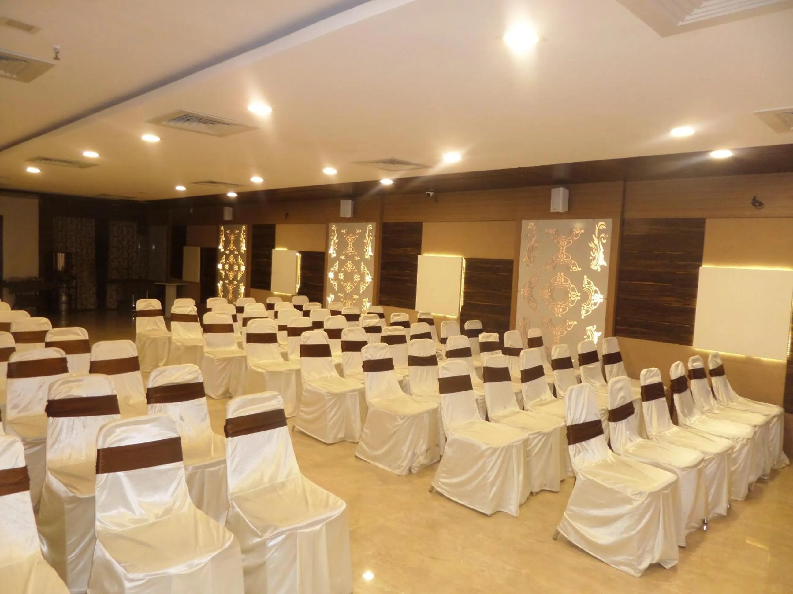 Banquet/Function facilities in Hotel Raj Palace