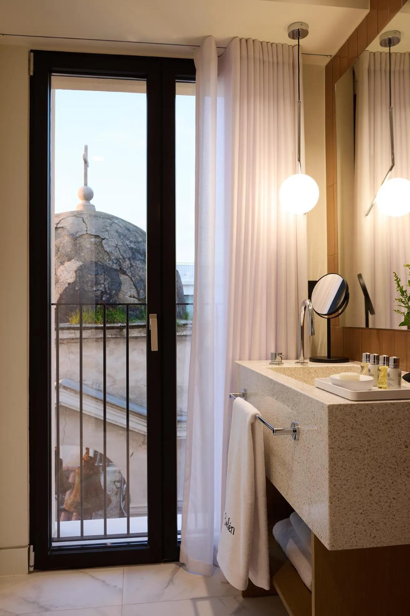 Bedroom in Bellen Athens Ηotel