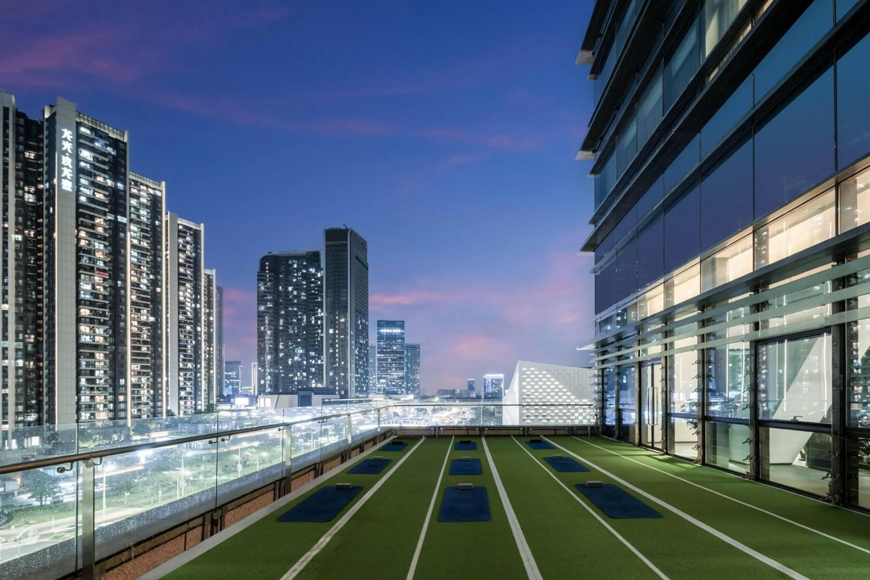 Fitness centre/facilities in Wyndham Grand Shenzhen Guangming