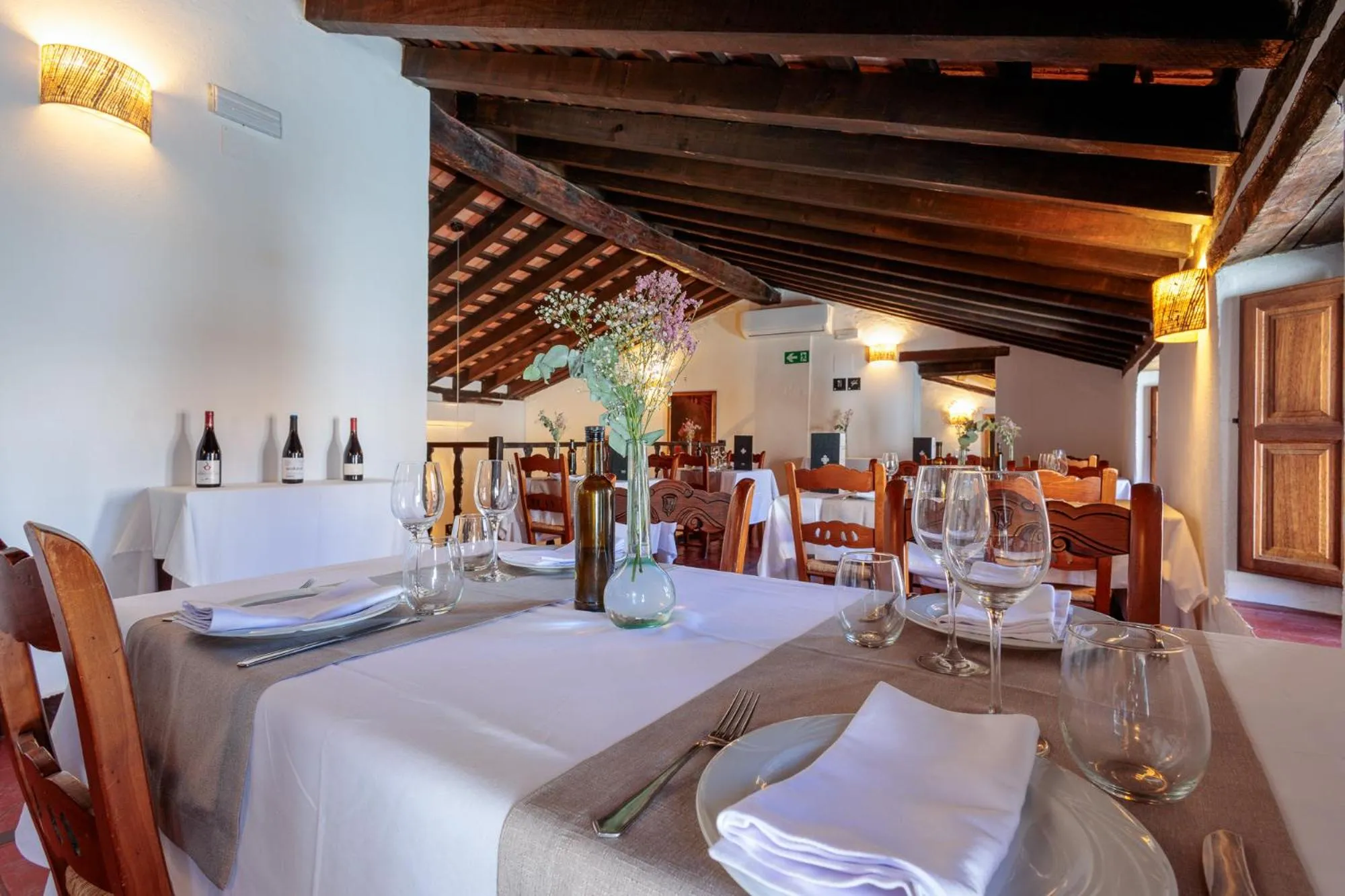 Restaurant/places to eat in Hotel Tugasa Castillo de Castellar
