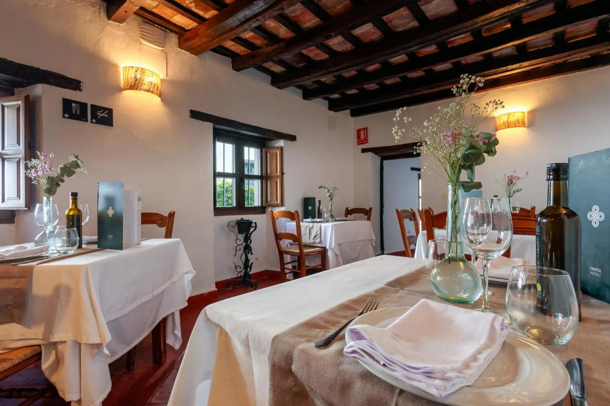 Restaurant/places to eat in Hotel Tugasa Castillo de Castellar Restaurant/places to eat in Hotel Tugasa Castillo de Castellar