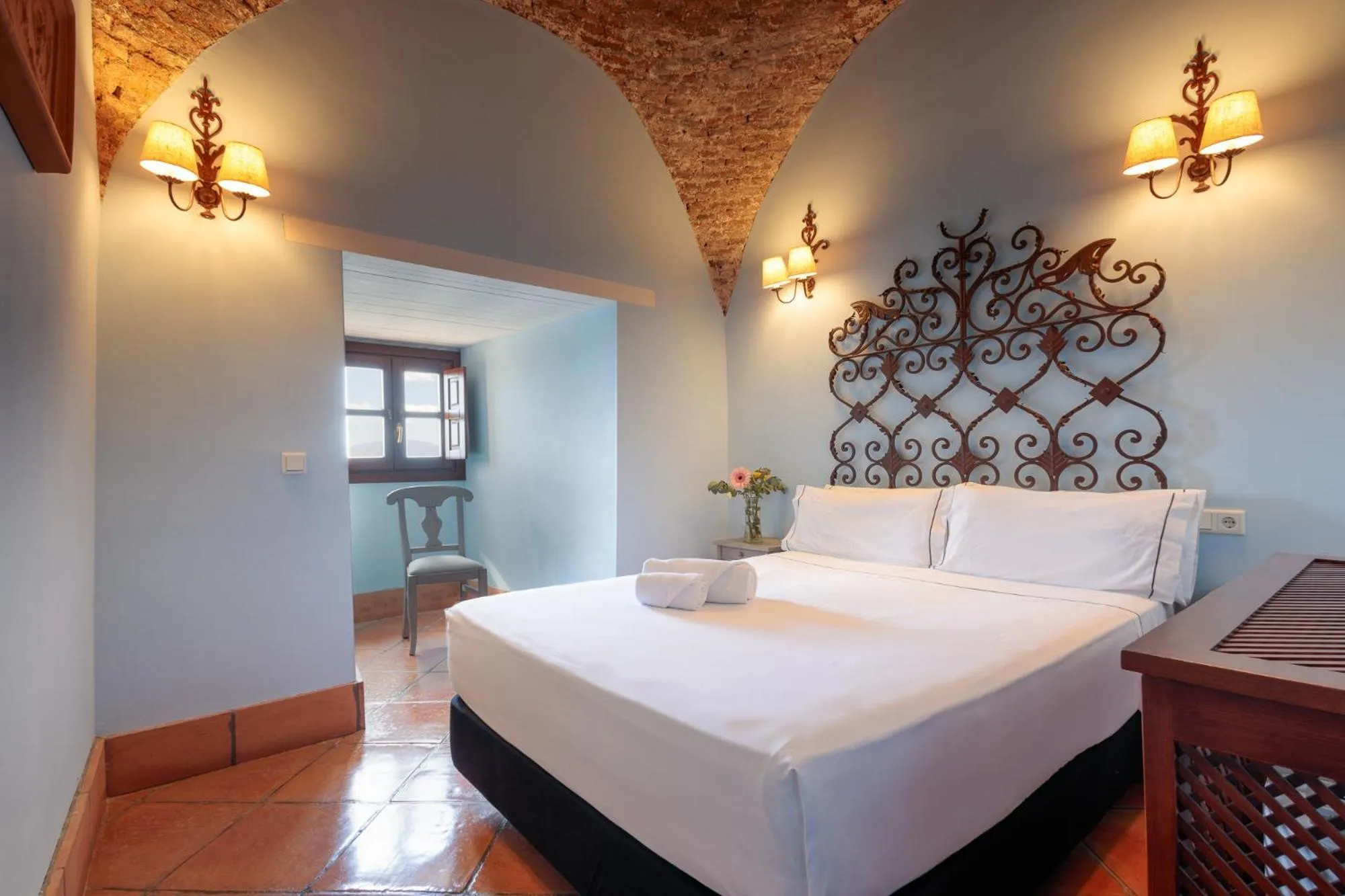 Photo of the whole room, Bed in Hotel Tugasa Castillo de Castellar