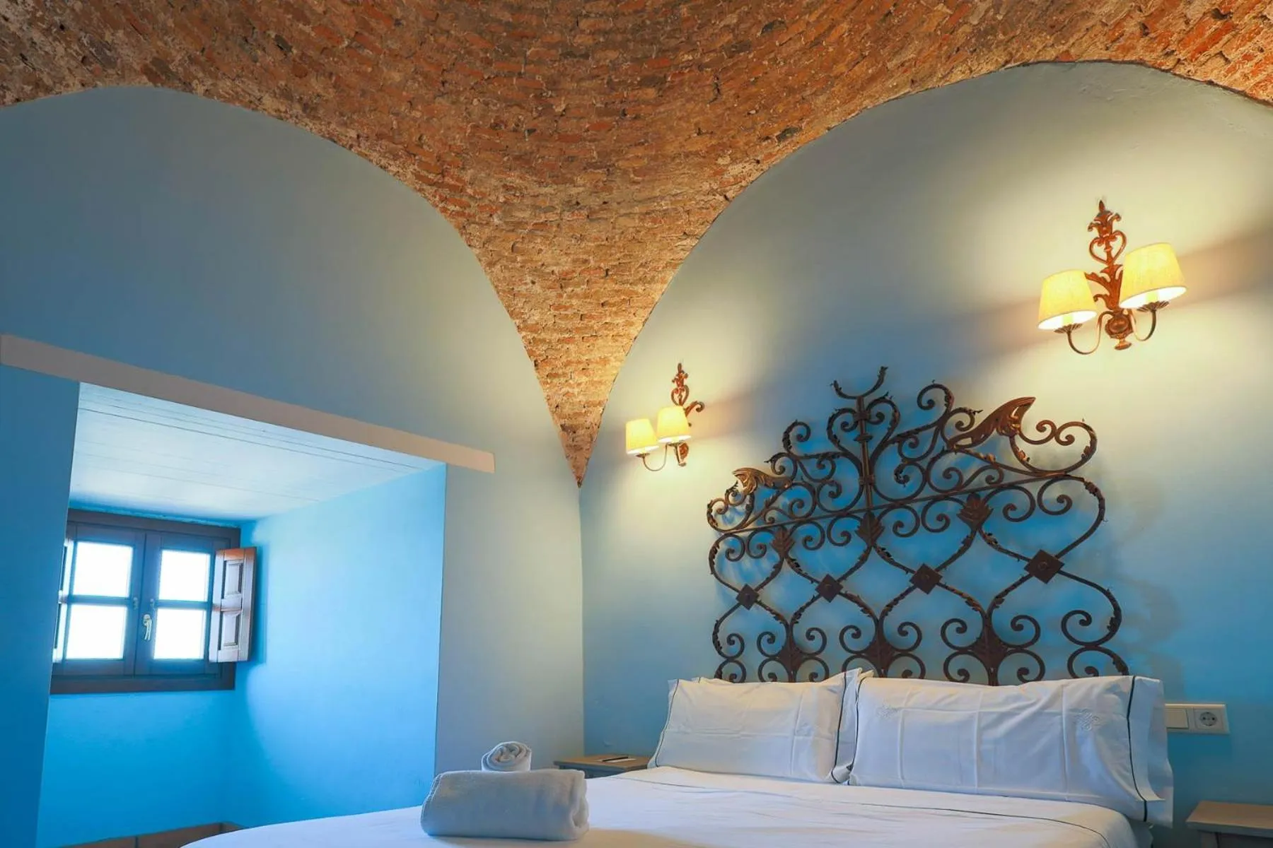 Bedroom, Bed in Hotel Tugasa Castillo de Castellar